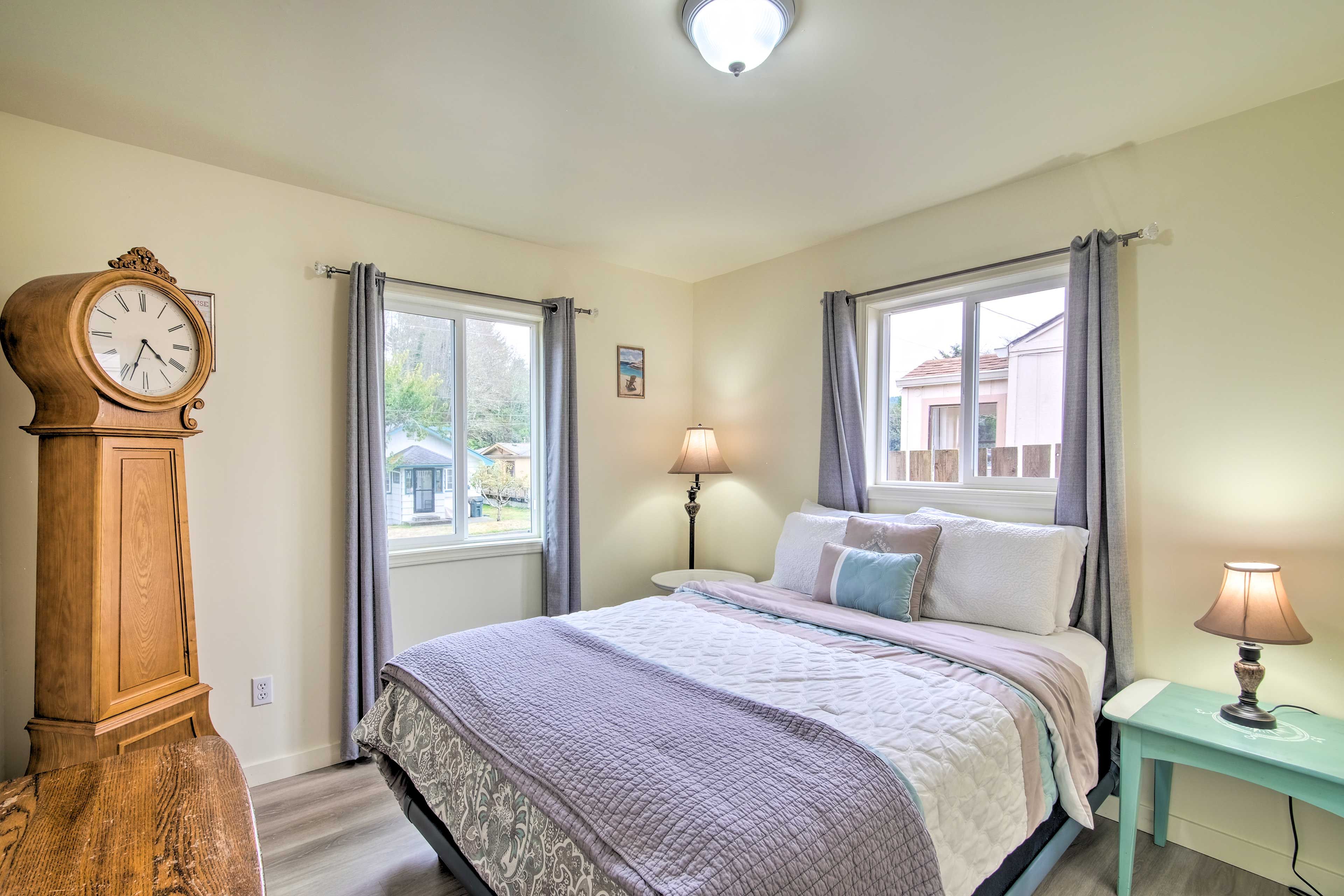 Bedroom 1 | Queen Bed | Linens Provided