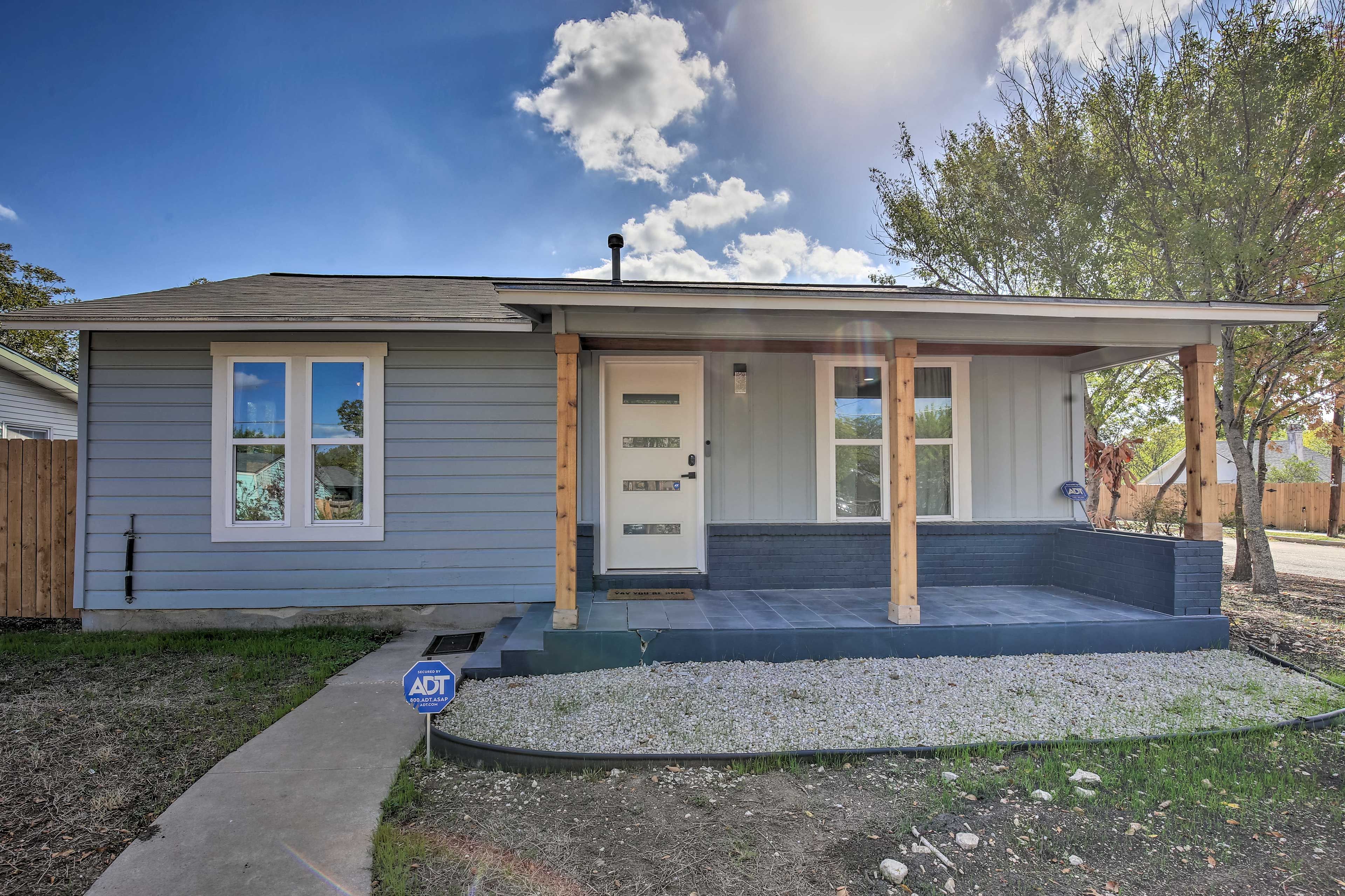 Property Exterior | Driveway Parking (2 Vehicles) | Free Street Parking
