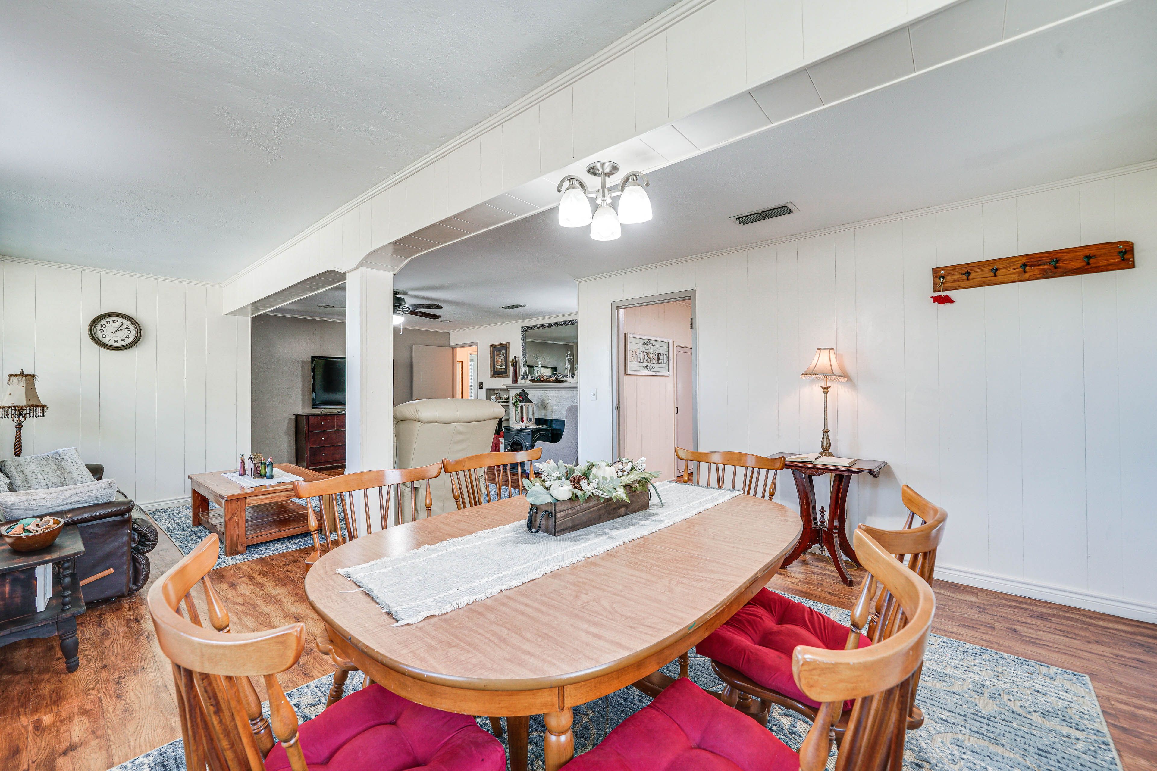 Dining Table | Dishware & Flatware Provided