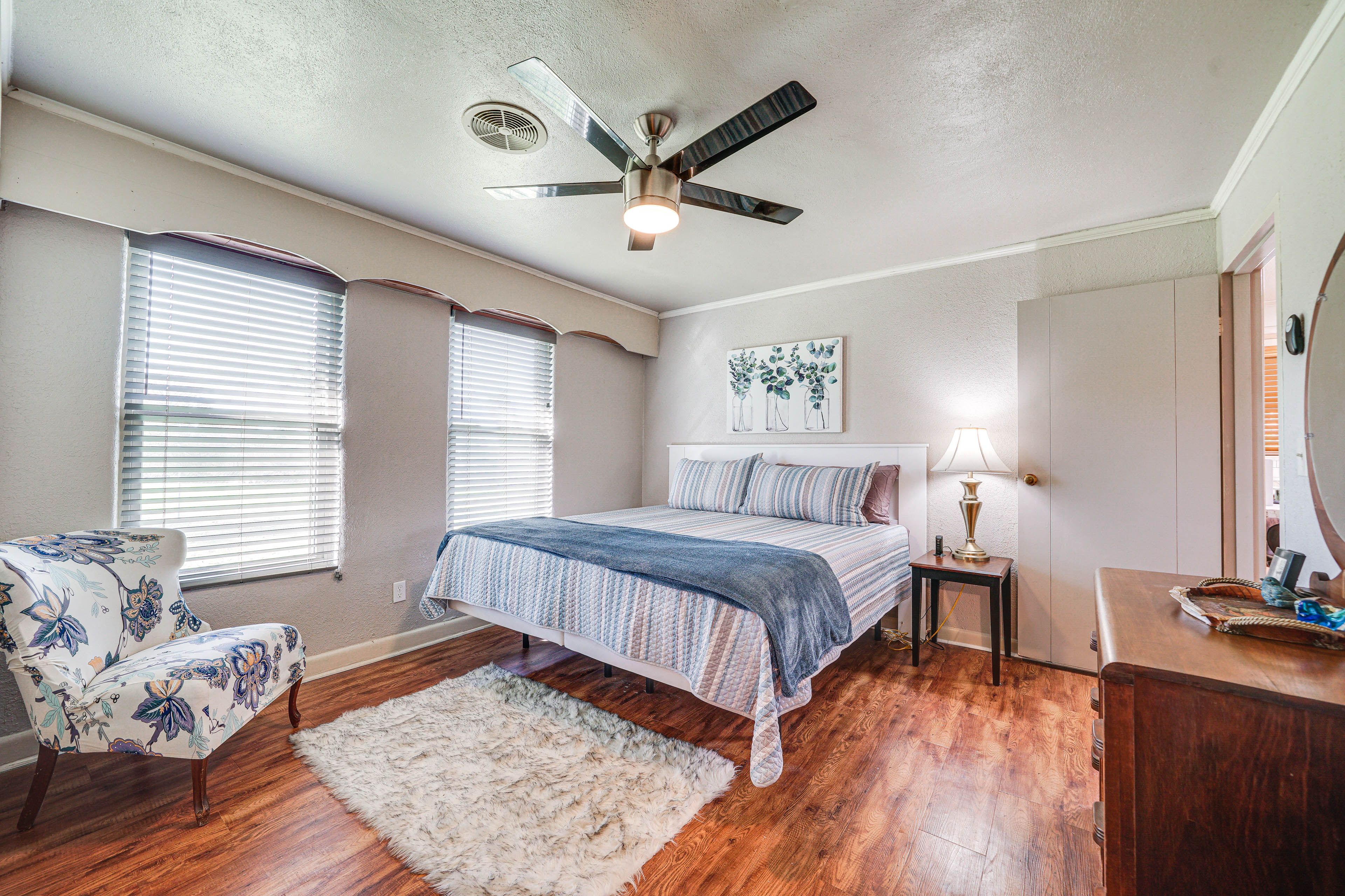 Bedroom 1 | King Bed | Linens & Towels | Smart TV