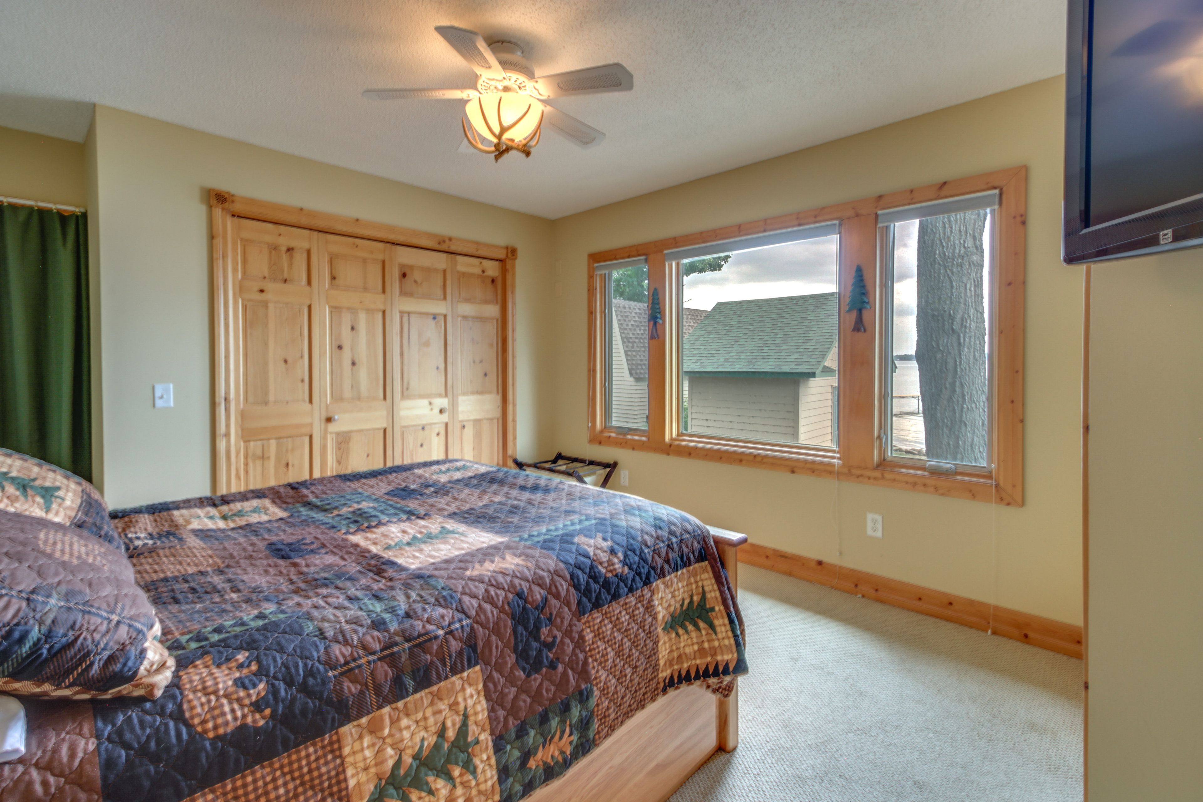 Bedroom 1 | Queen Bed | Linens Provided | En-Suite Bathroom