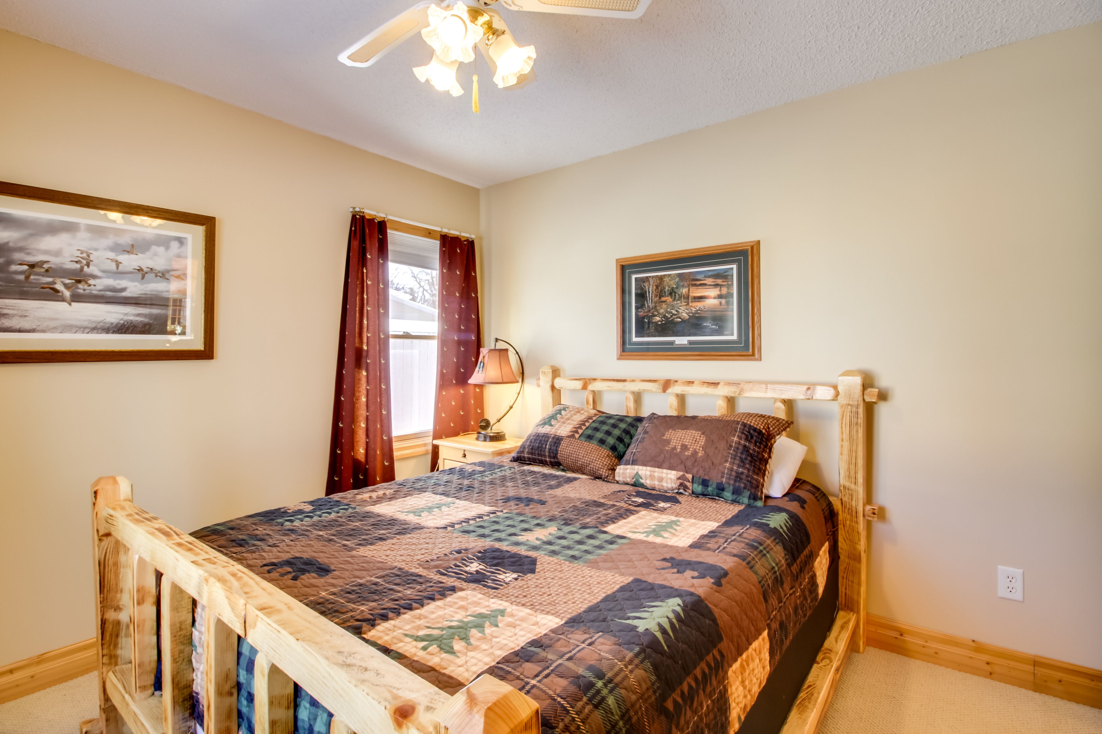 Bedroom 2 | Queen Bed | Hangers