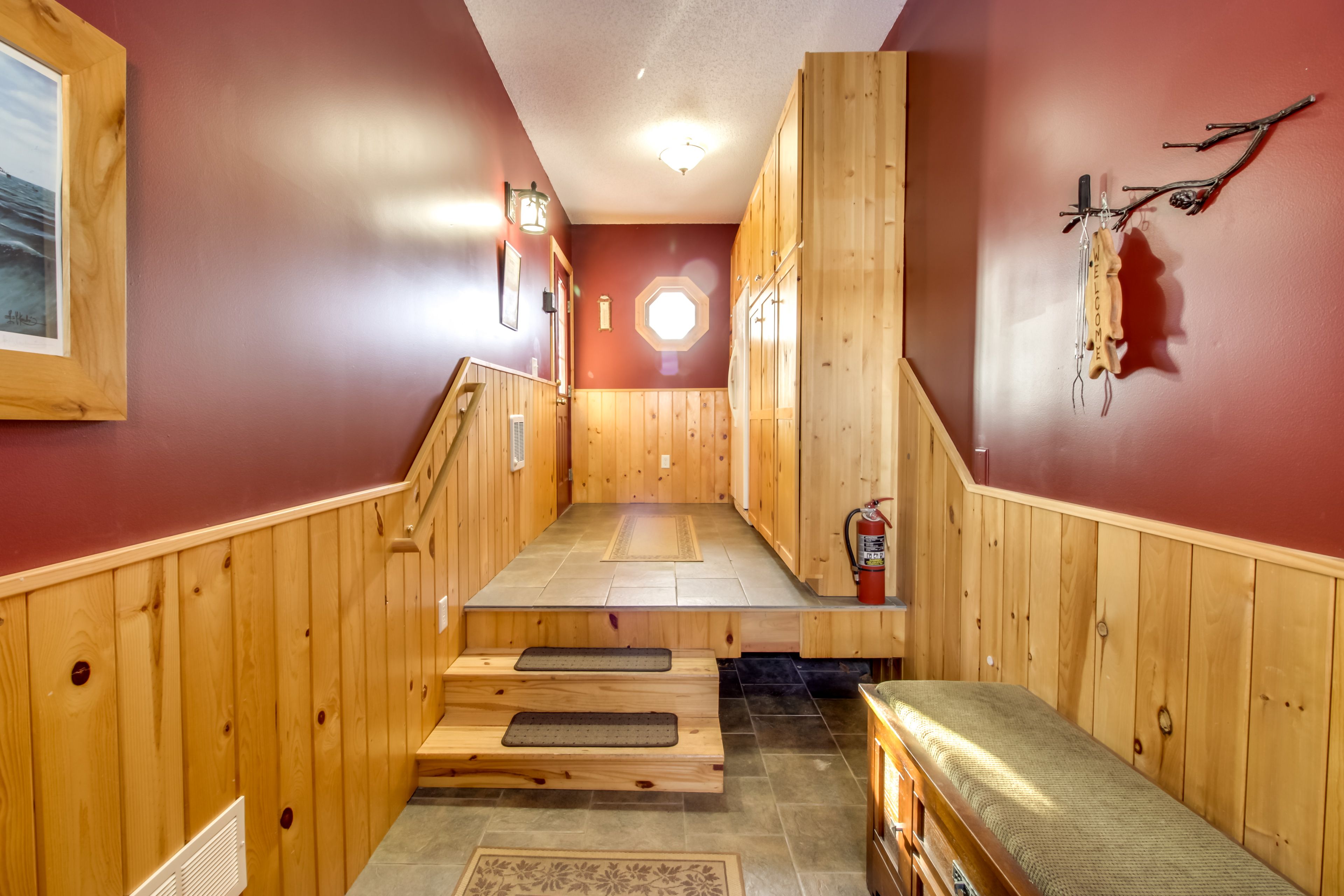 Front Entryway | Central Heating & A/C | Free WiFi