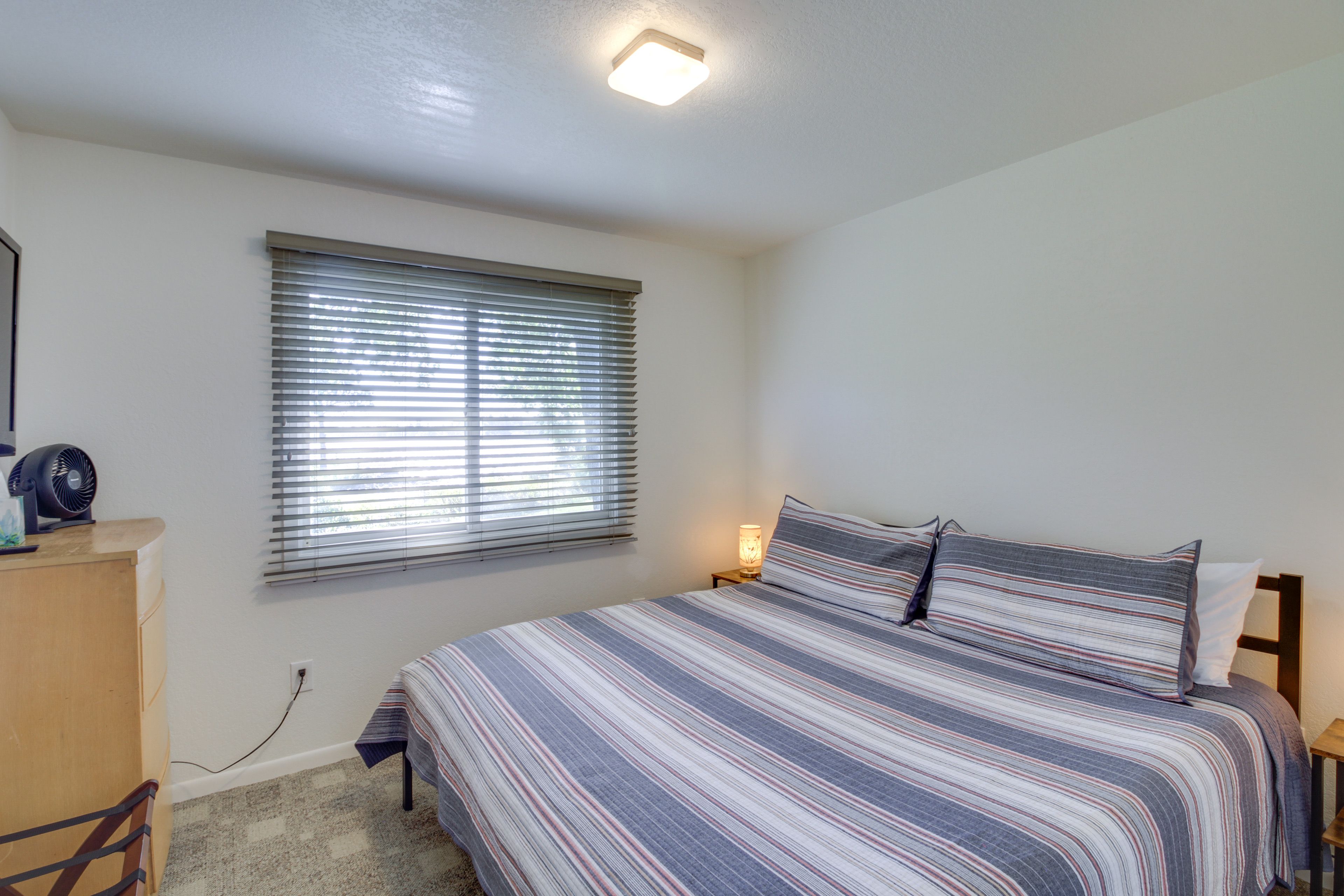 Bedroom 2 | King Bed | Smart TV