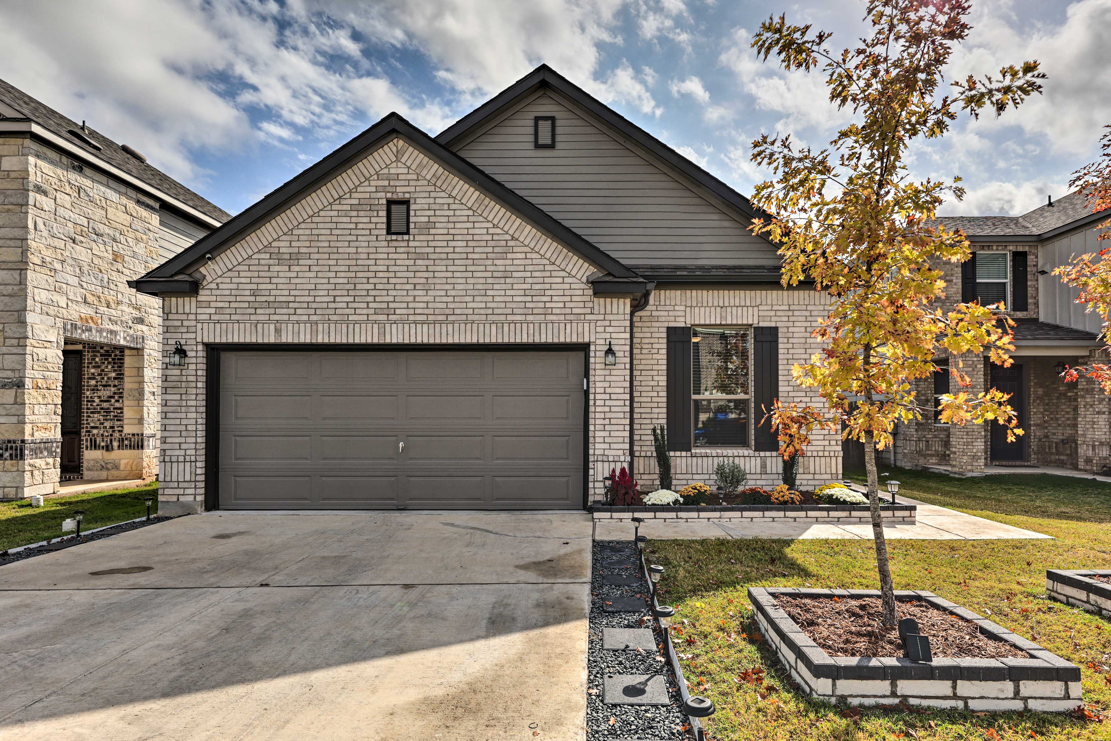 Parking | Driveway (2 Vehicles) | Free Street Parking | No Garage Use