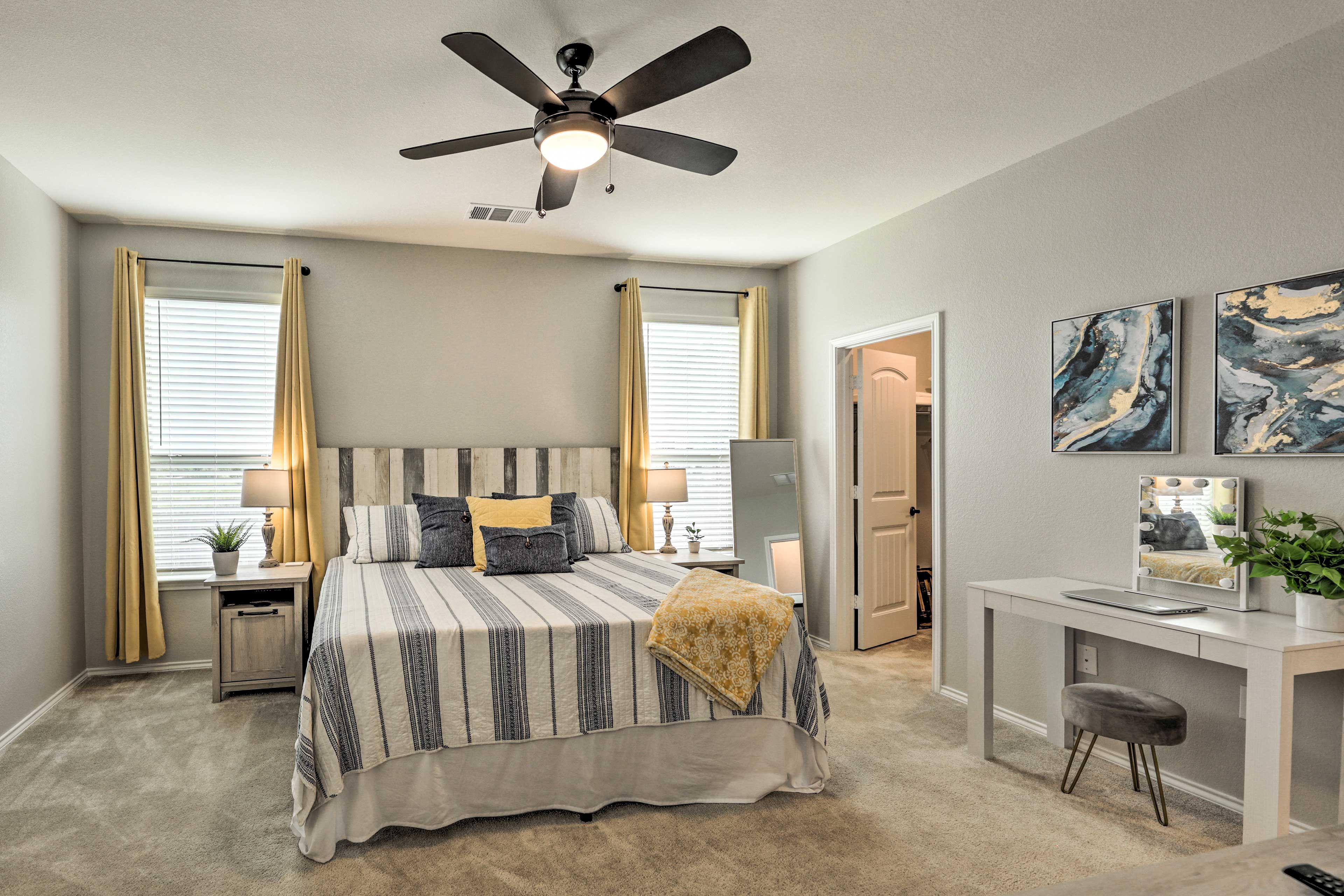 Bedroom 1 | King Bed