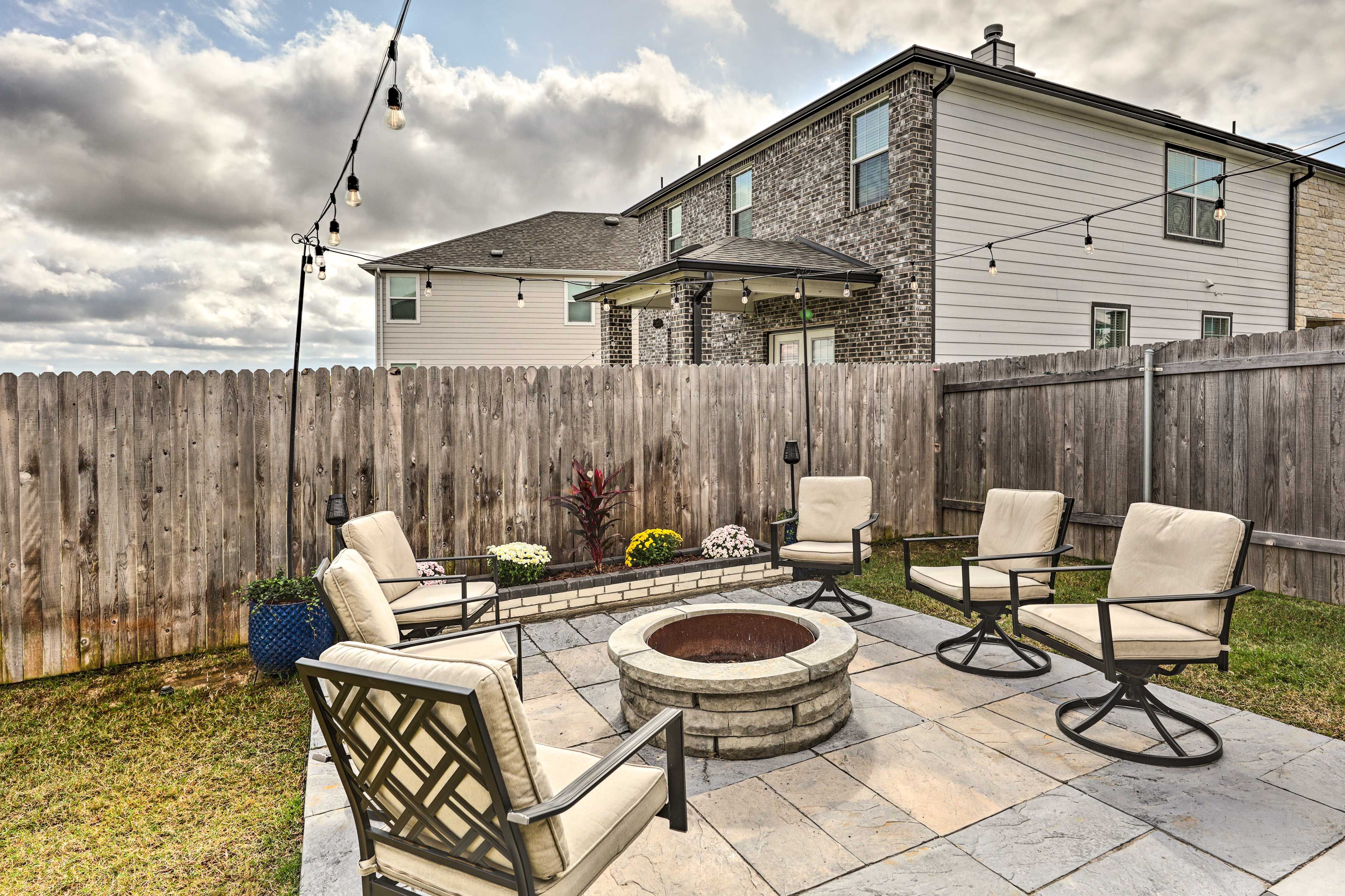 Fire Pit | 5 Exterior Cameras