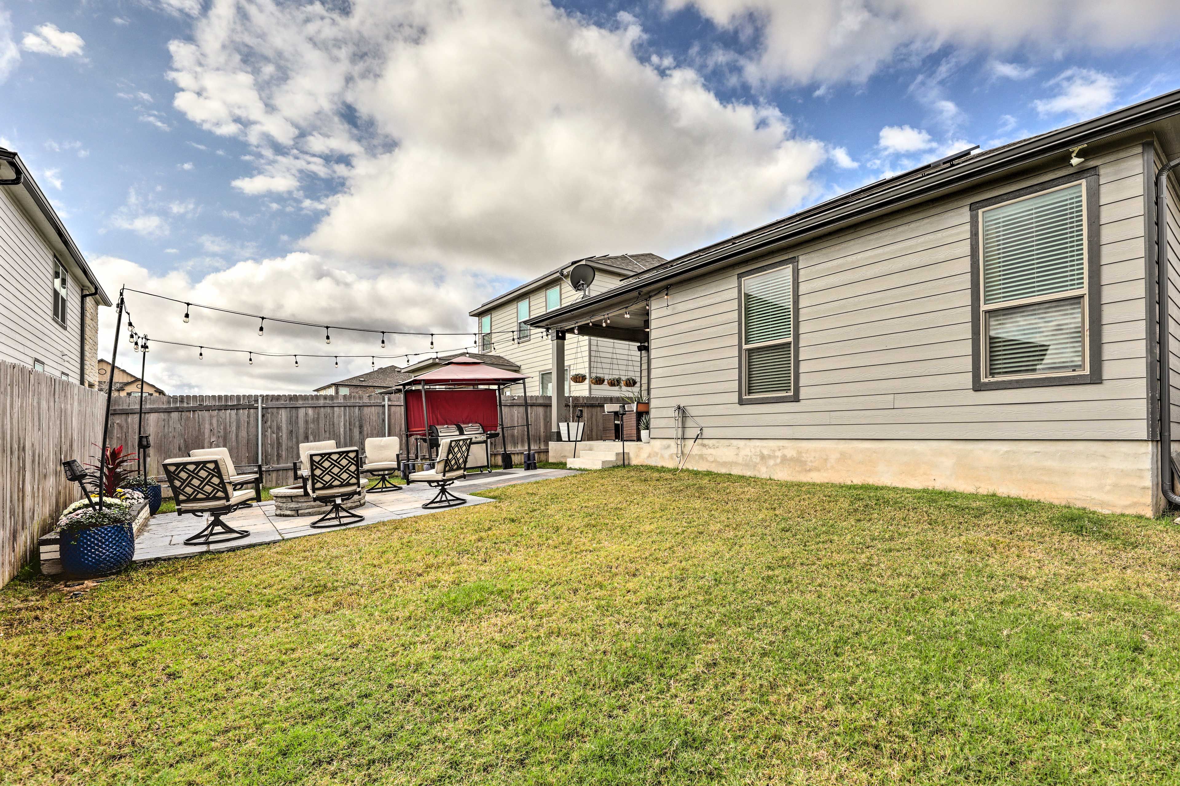 Private Yard | Pet Friendly