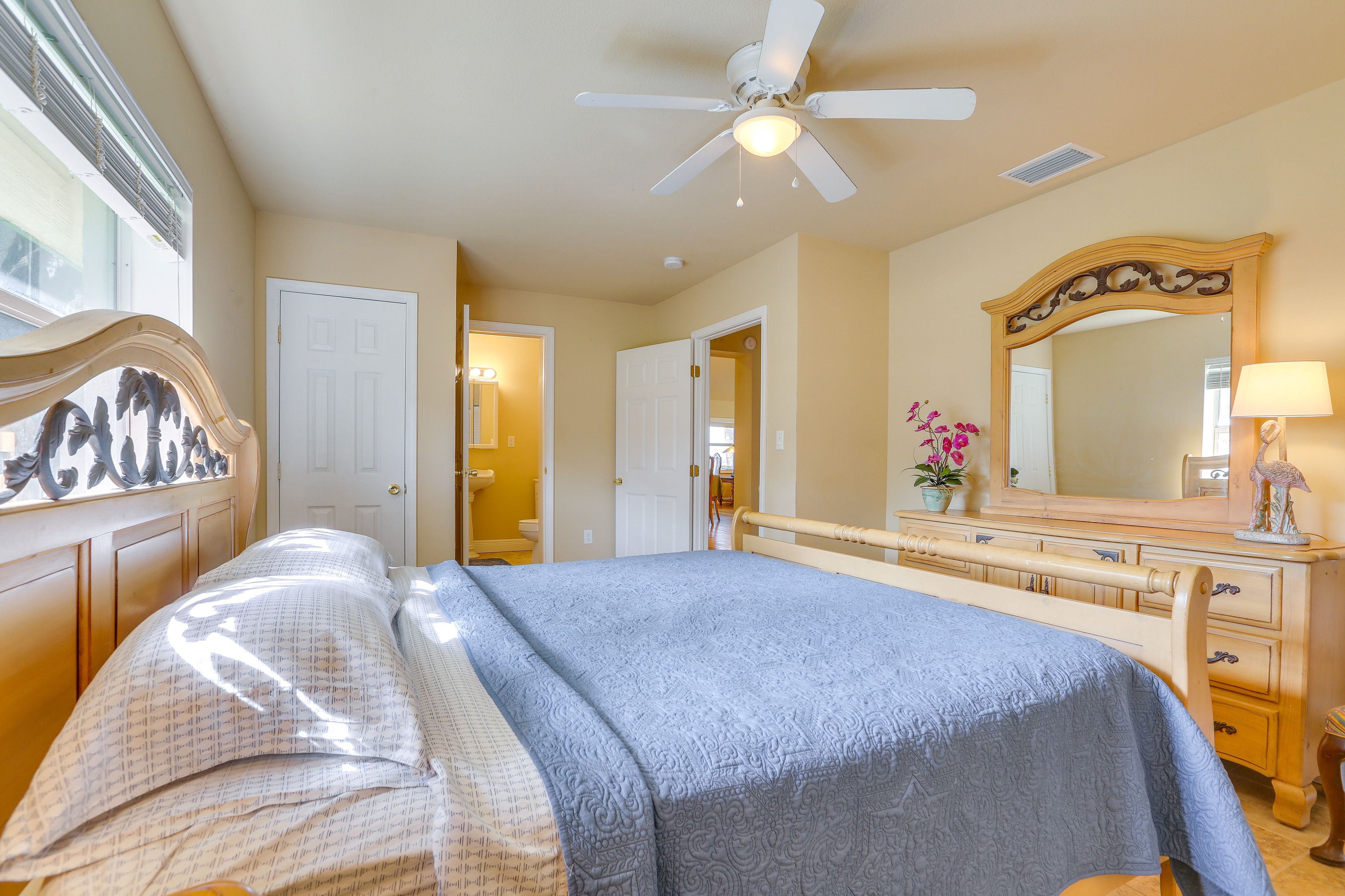 Bedroom 1 | King Bed | Linens Provided