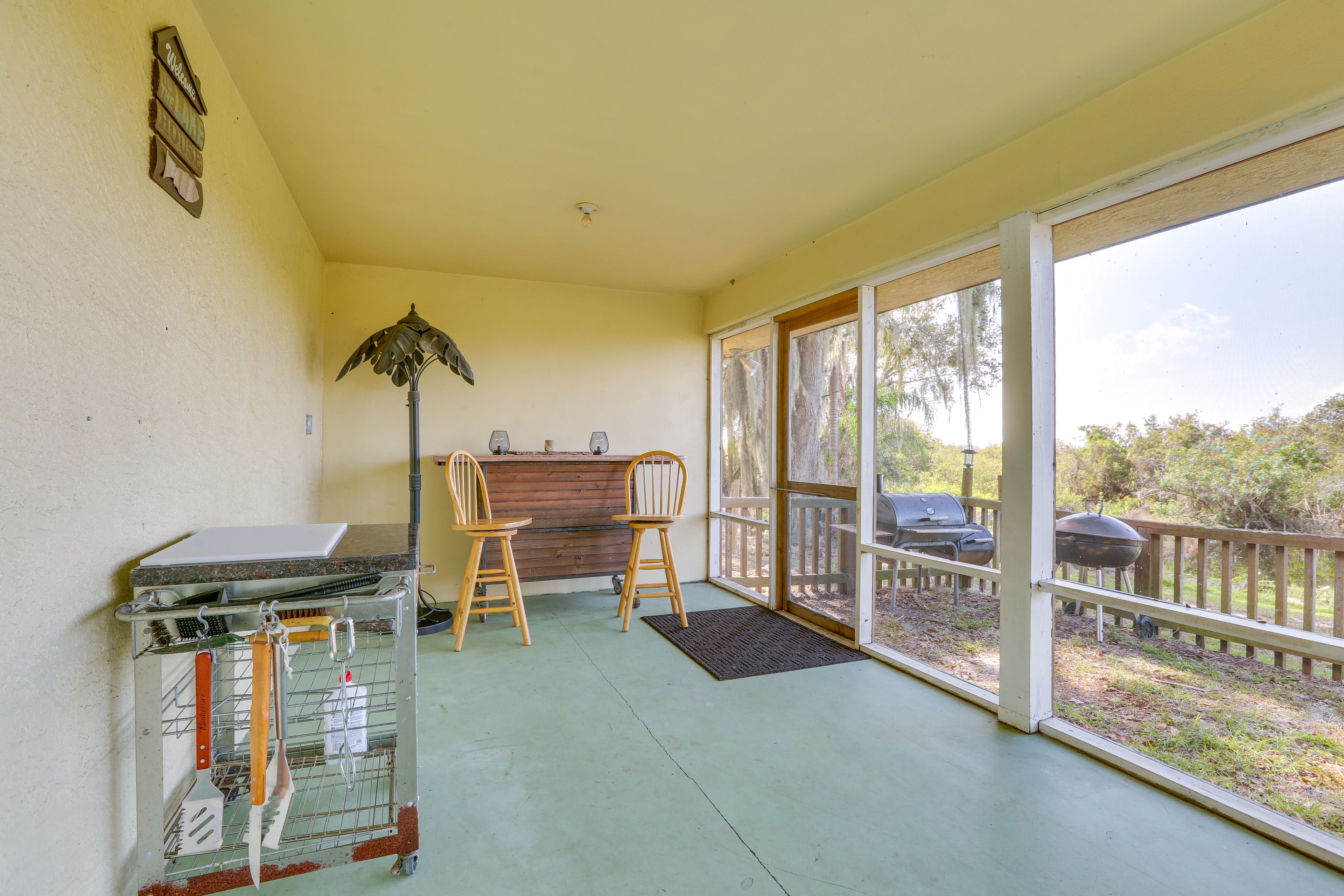 Screened-In Porch