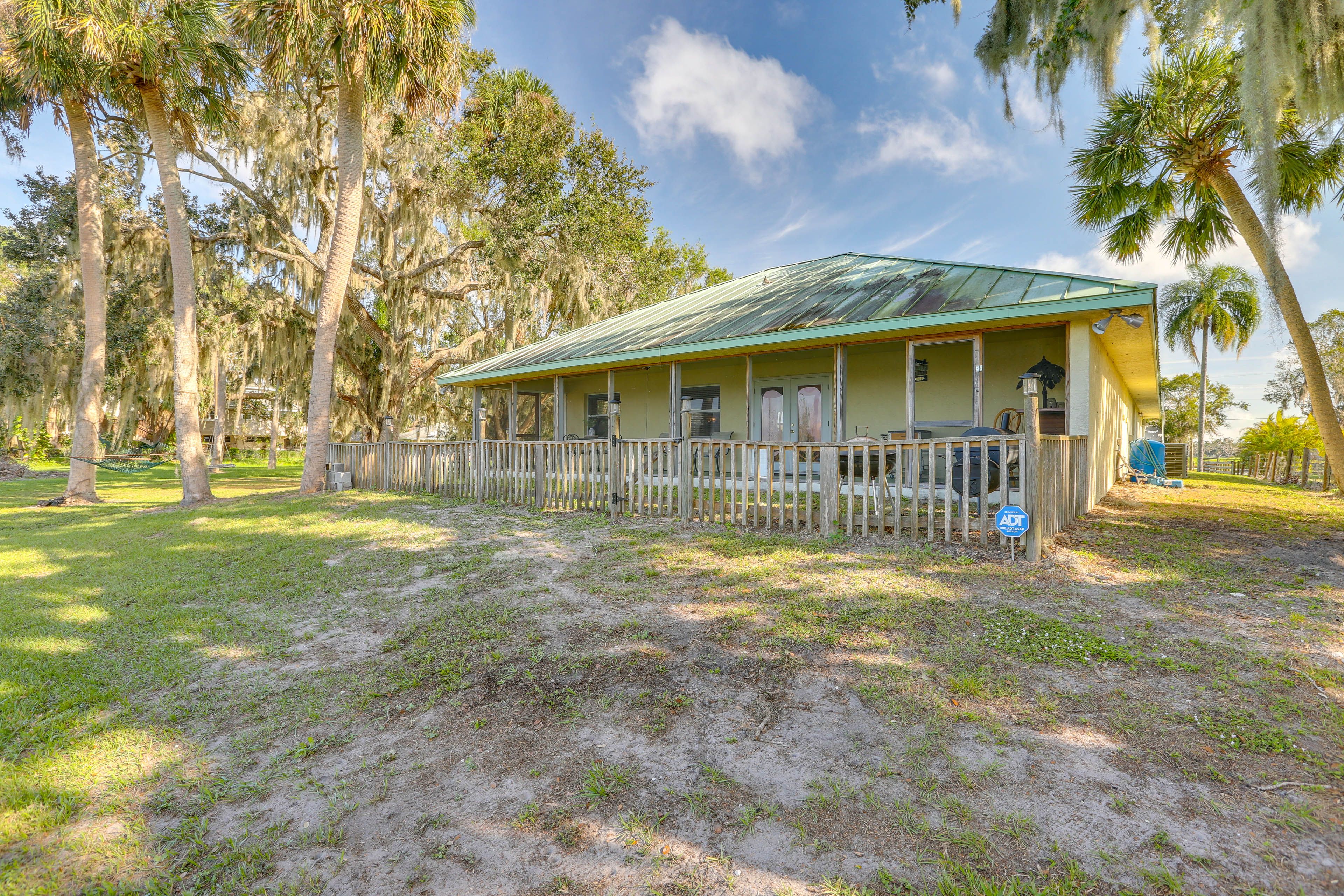 Lorida Vacation Rental | 2BR | 2BA | 1 Step to Enter | 1,213 Sq Ft