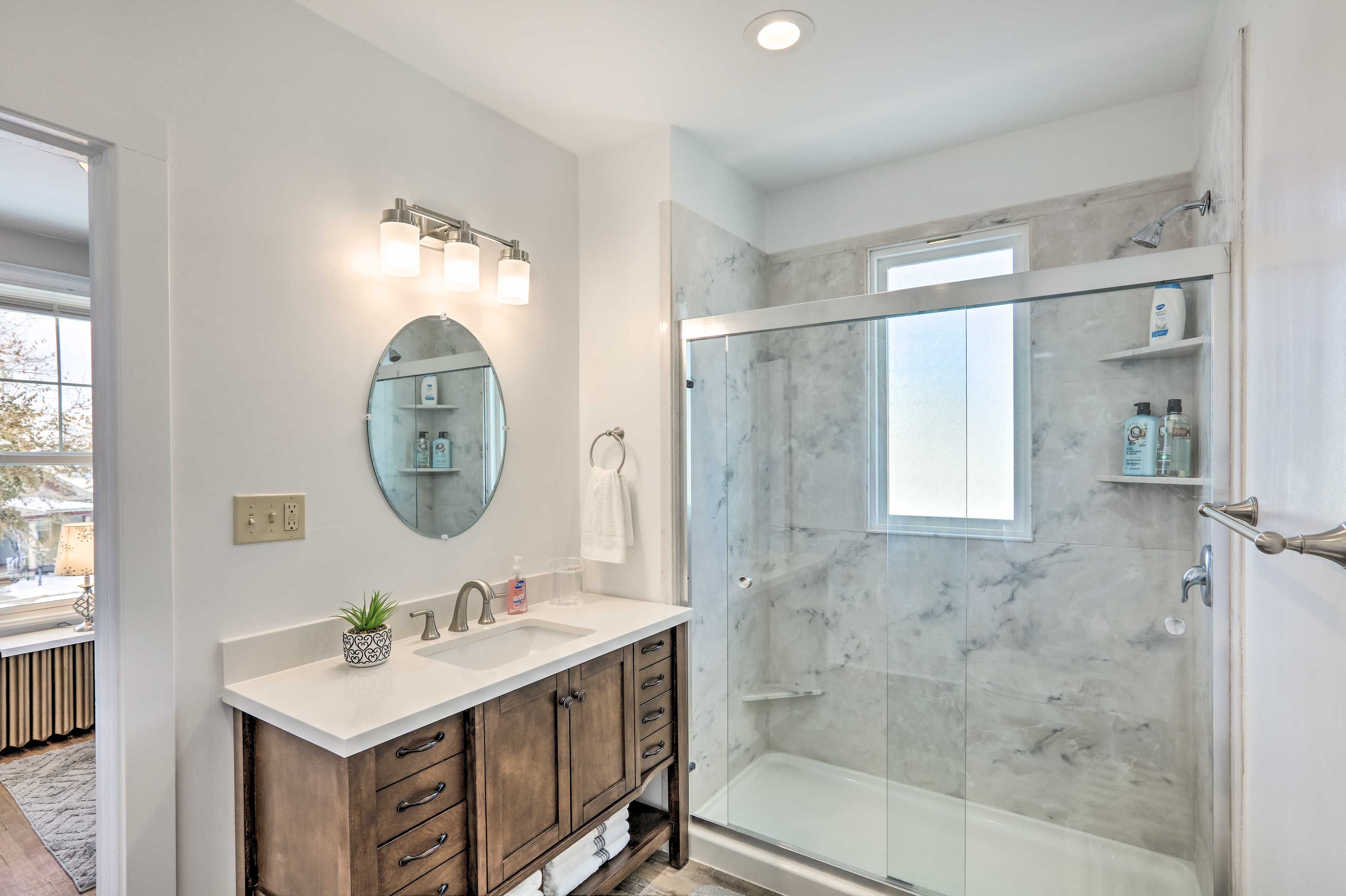 Full Bathroom | Towels Provided | Hair Dryer