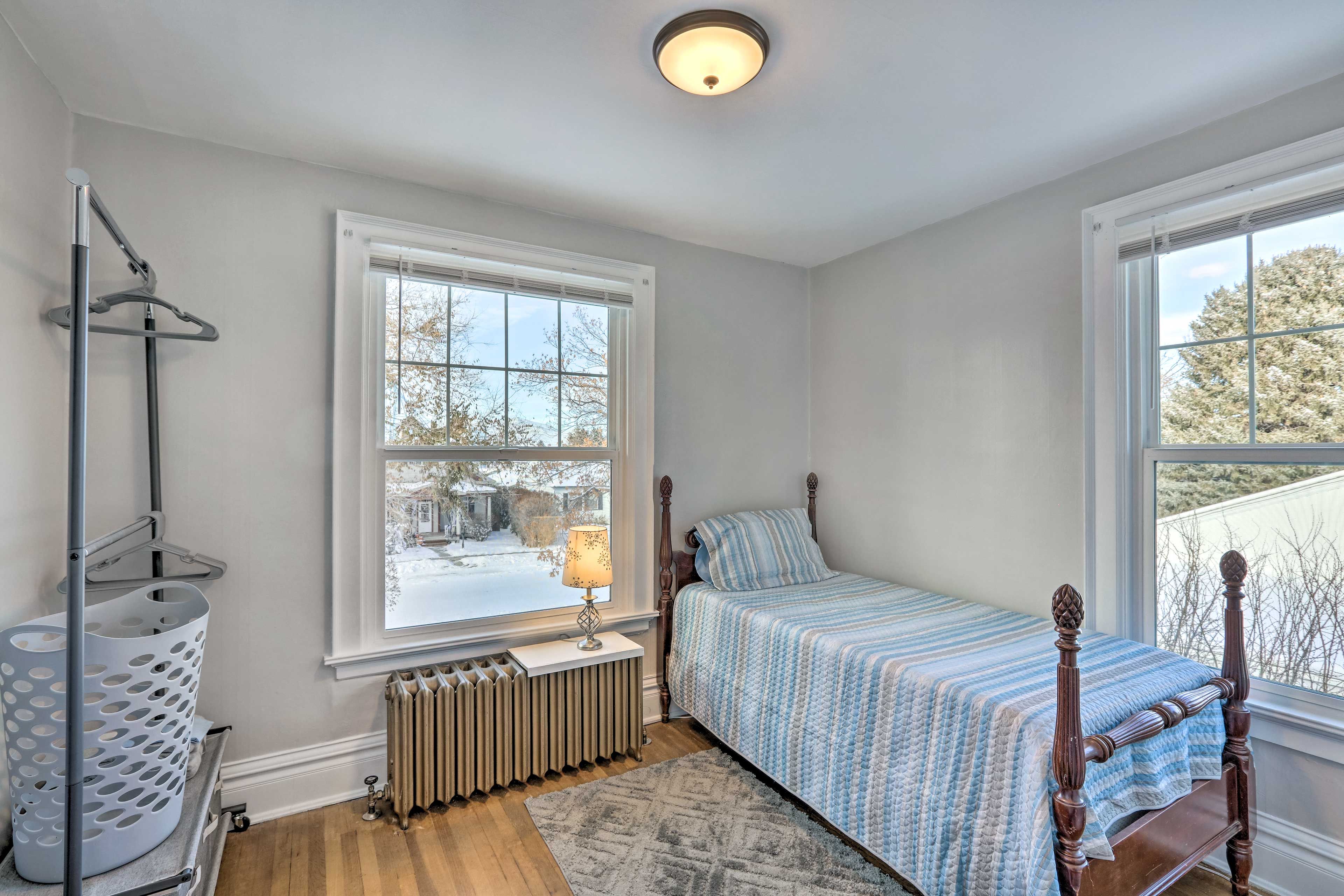 Bedroom 2 | Twin Bed