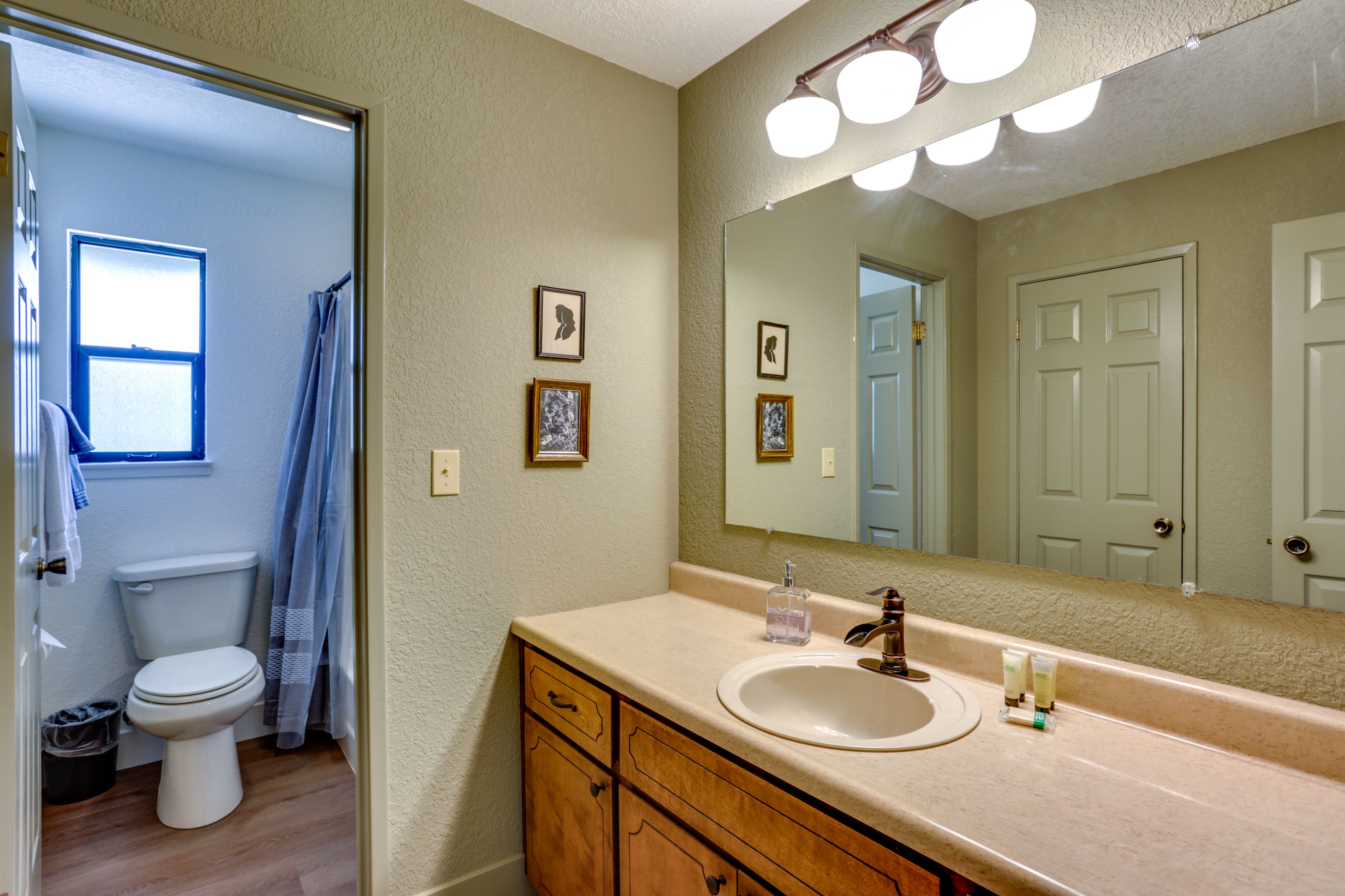 Full Bathroom