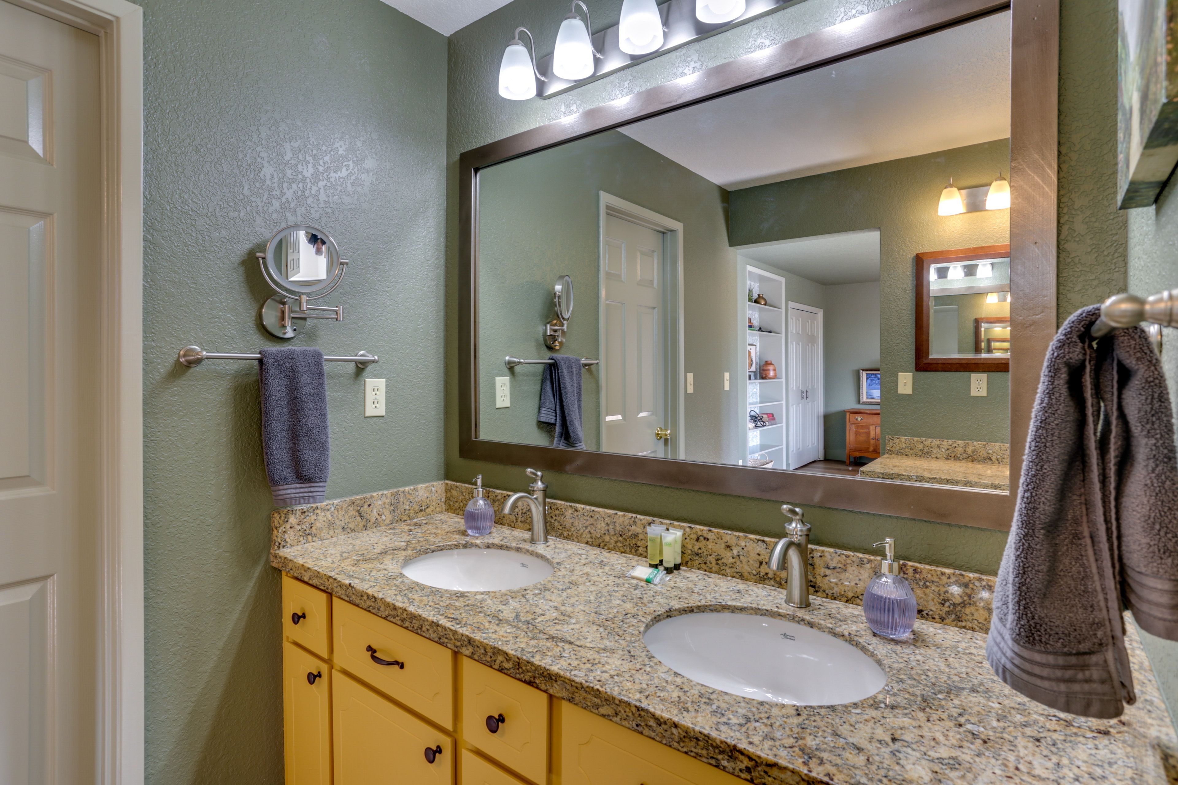 Full En-Suite Bathroom | Complimentary Toiletries
