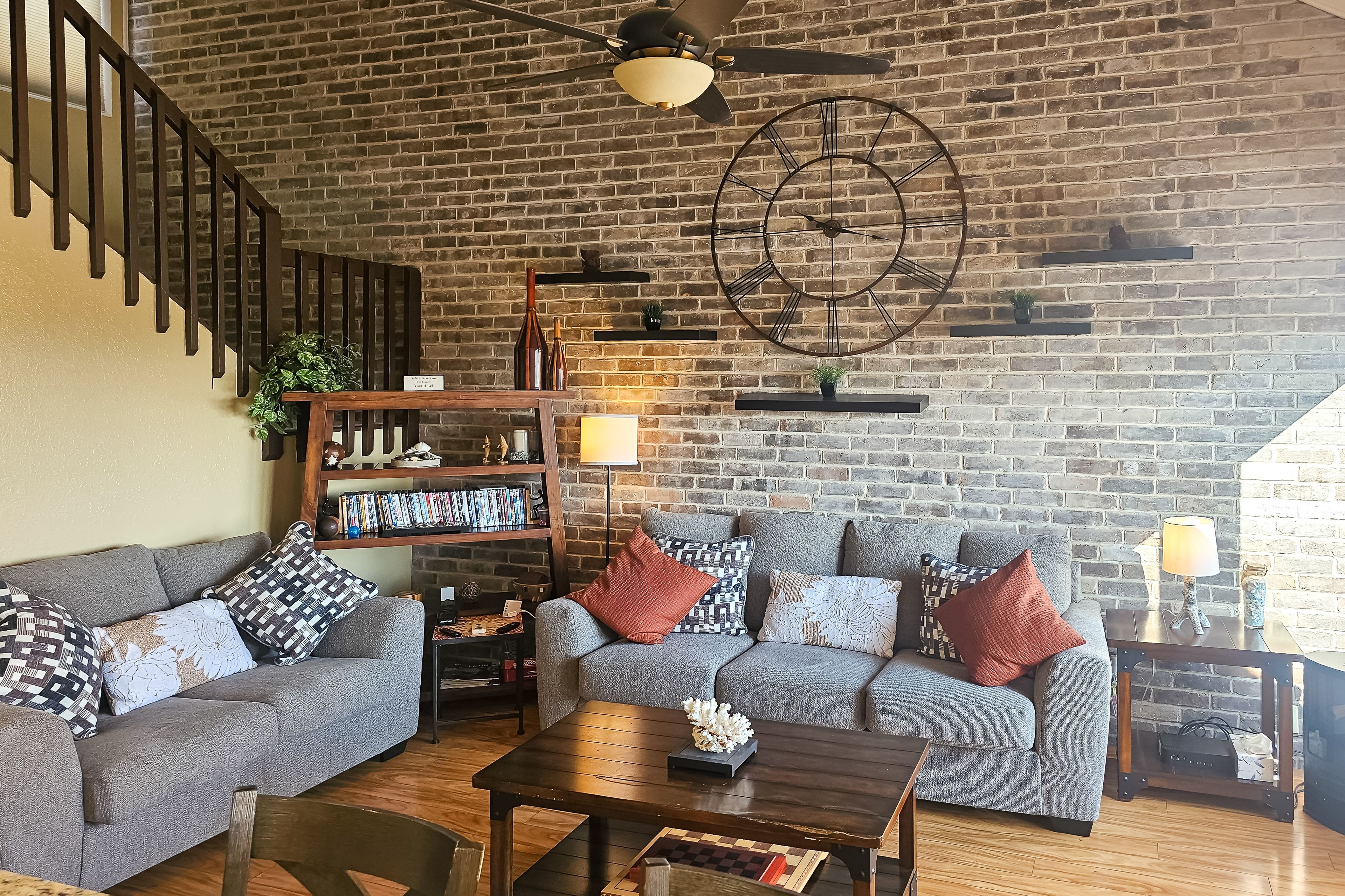 Living Room | 1st Floor | Sleeper Sofa | Free WiFi | Smart TV | Central A/C