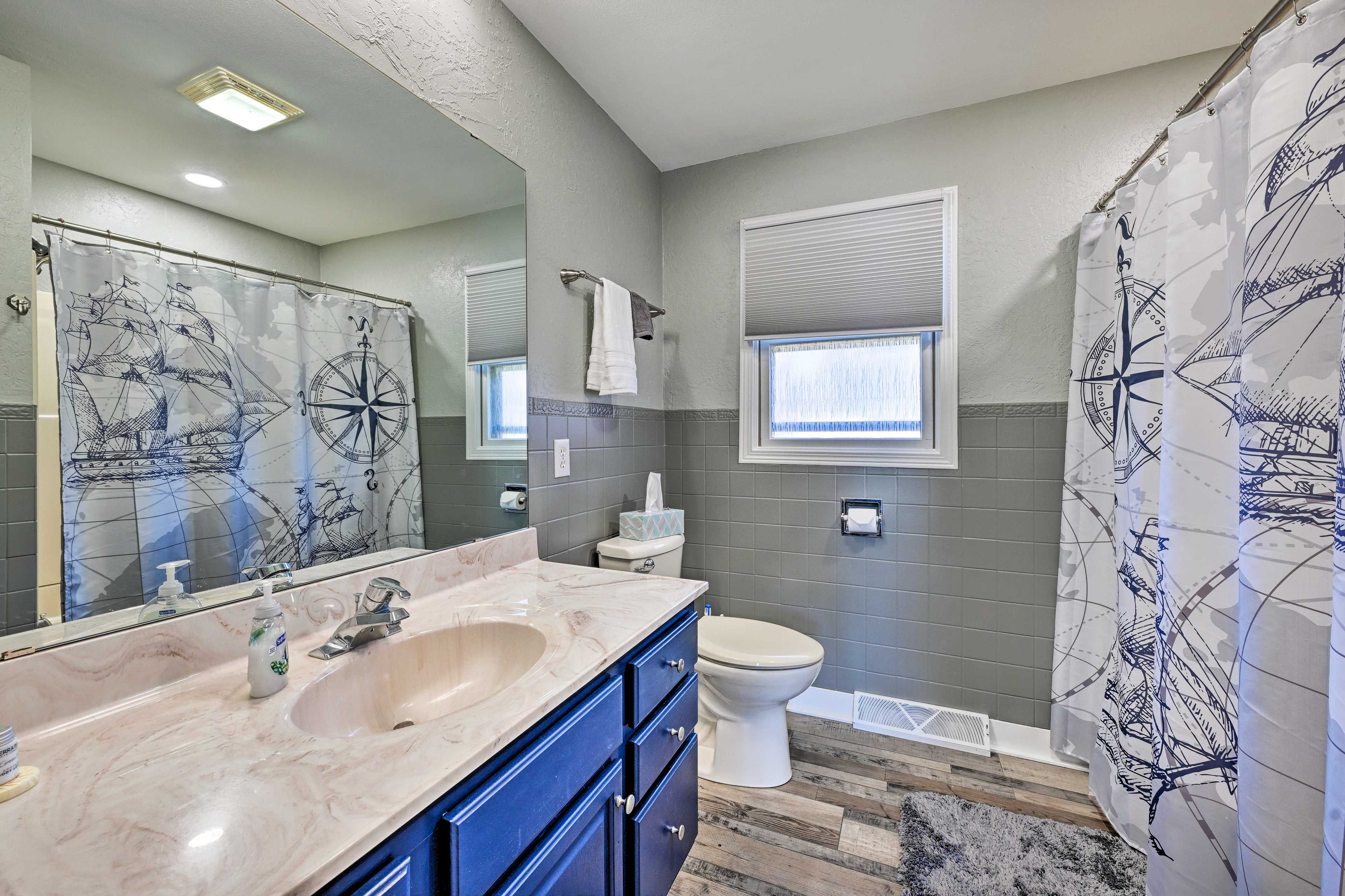 Bathroom | Towels Provided | Complimentary Toiletries