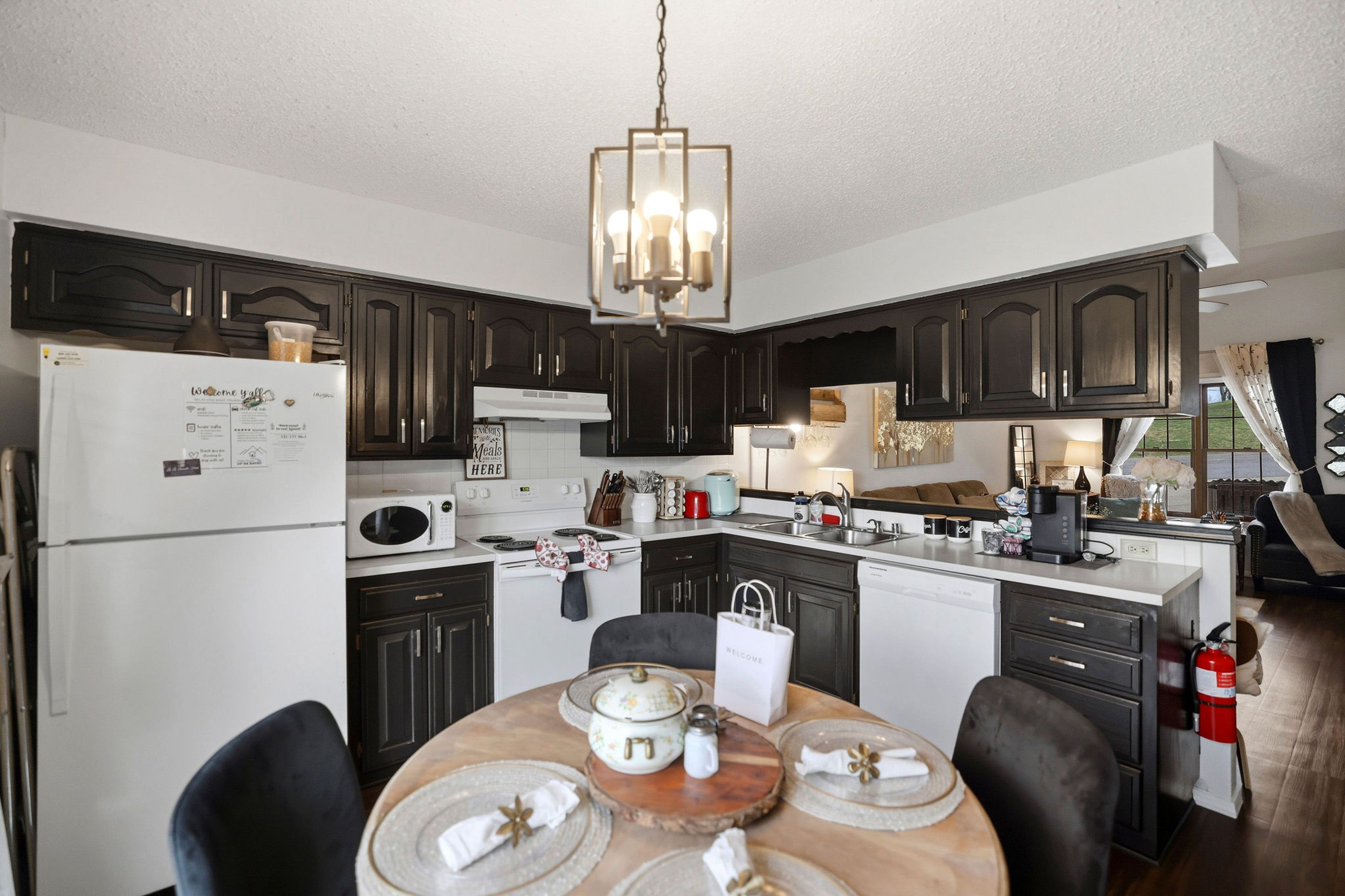 Dining Area | Dishes & Flatware Provided | Kitchen | Cooking Basics