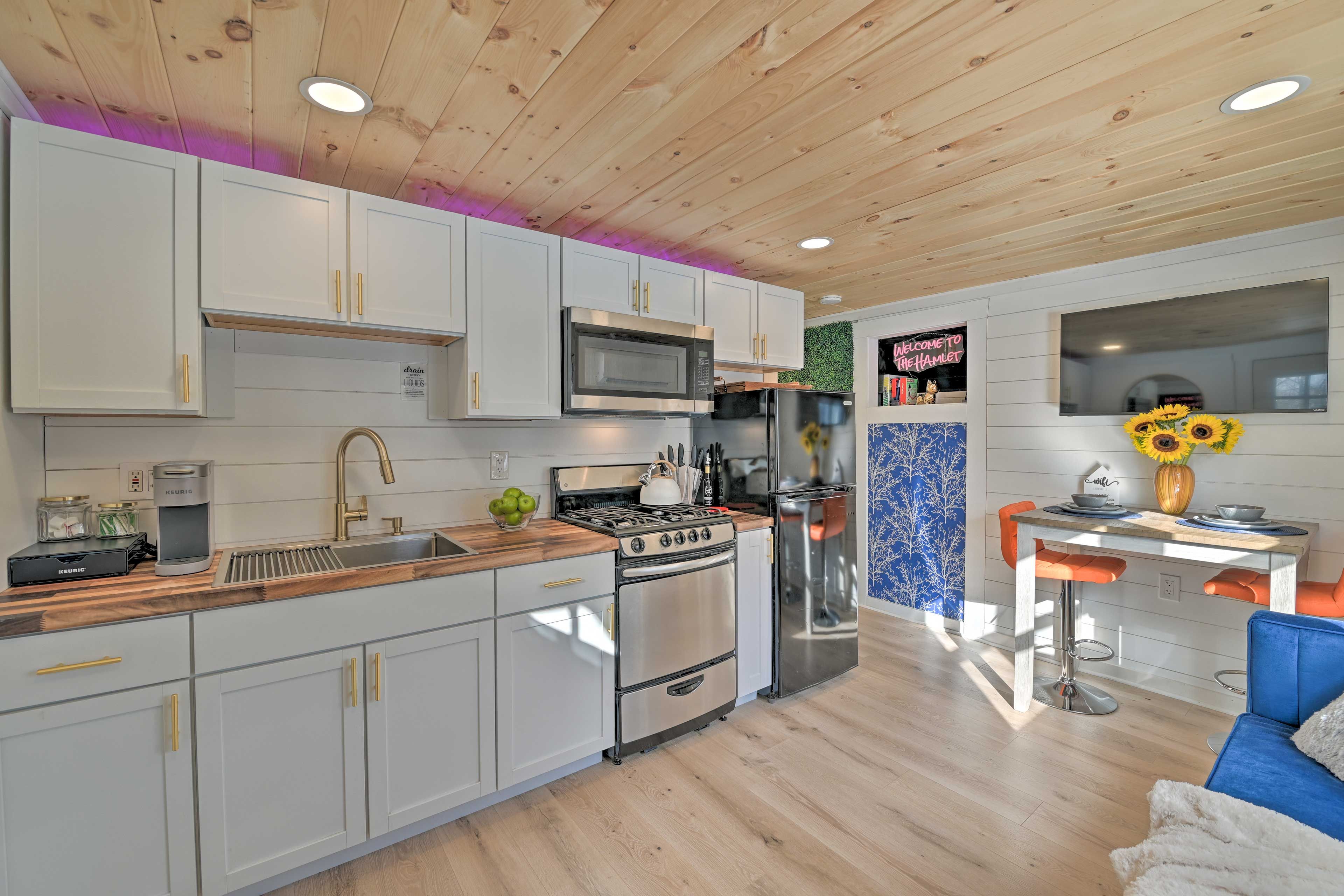 Saratoga Springs Vacation Rental | 1BR | 1BA | 400 Sq Ft | Staircase to Enter