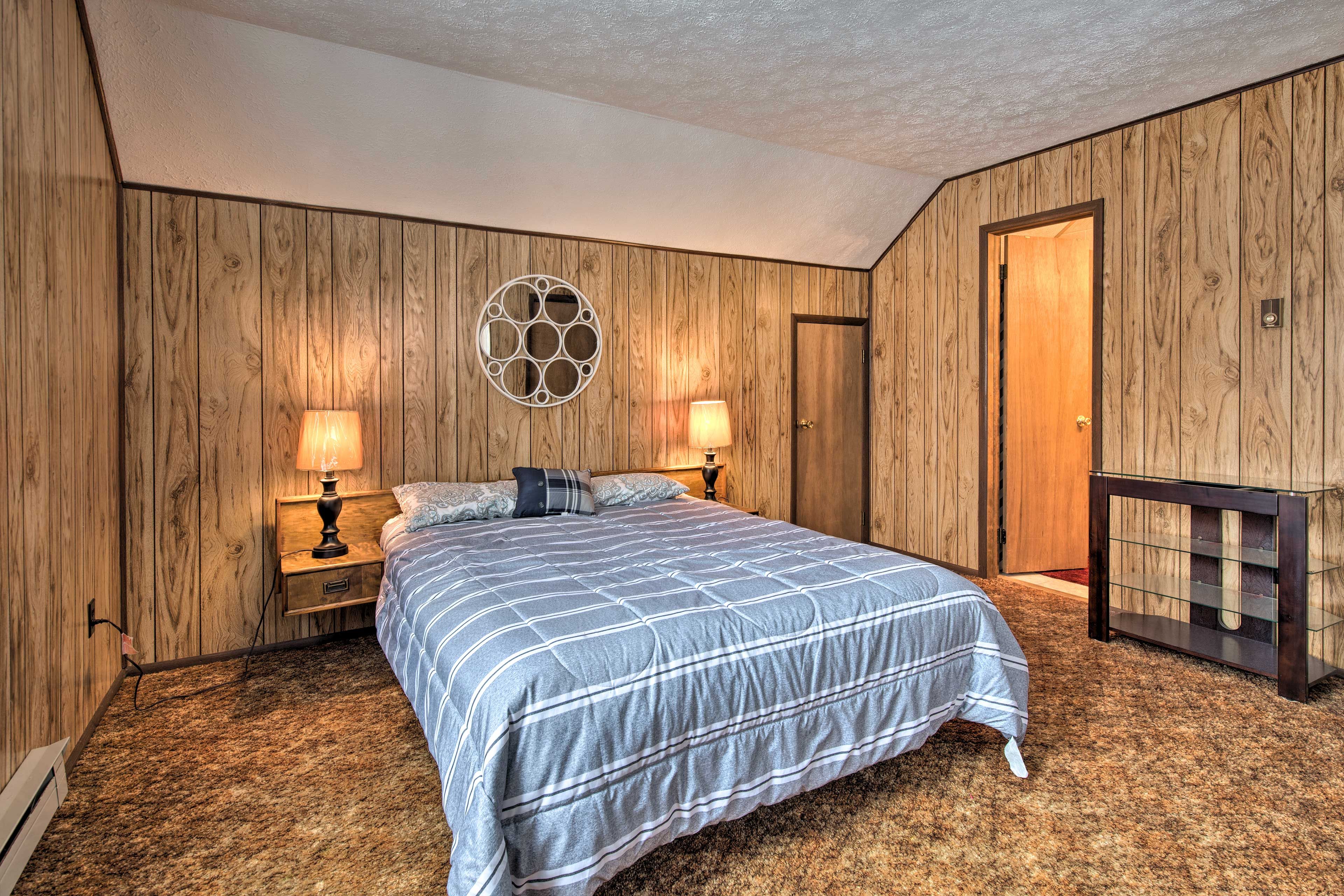 Bedroom 1 | King Bed | Linens Provided