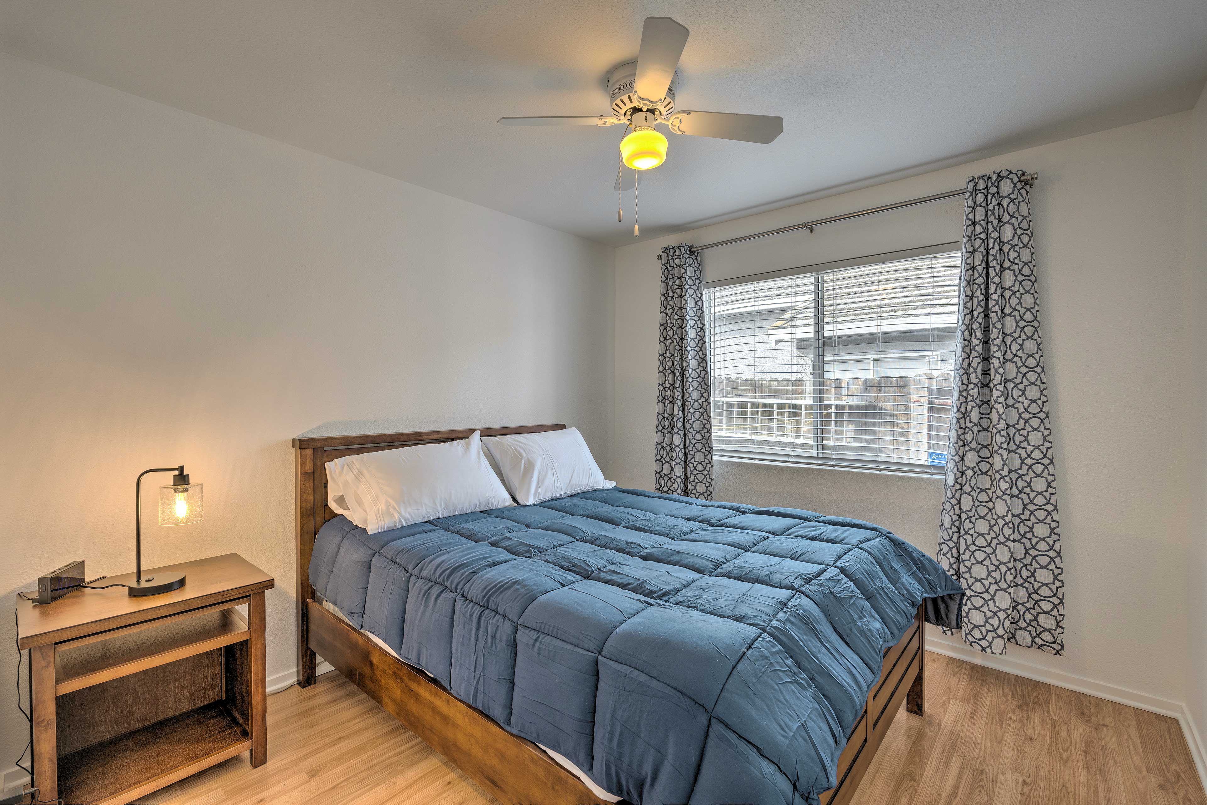 Bedroom 2 | Queen Bed