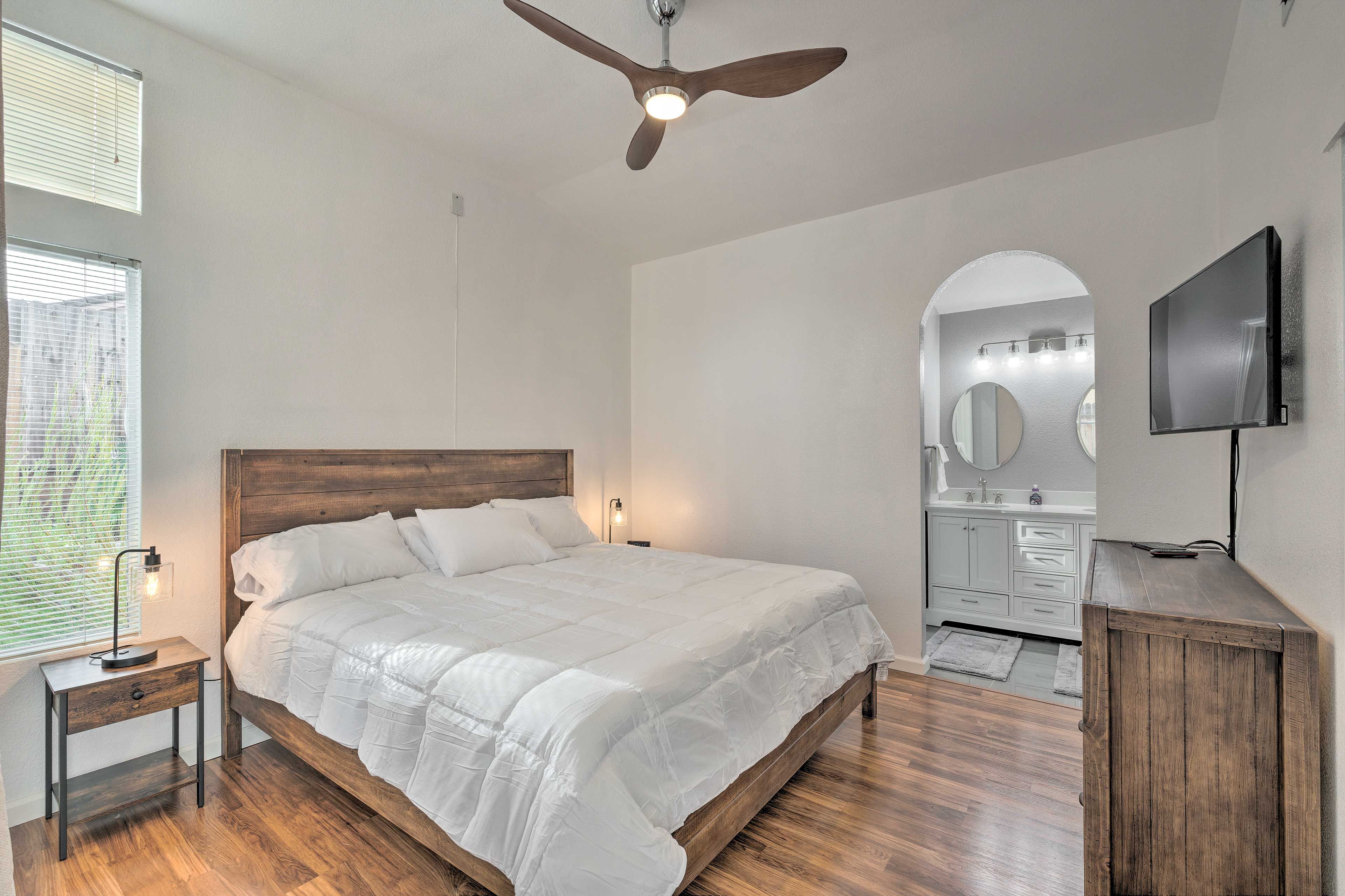 Bedroom 1 | King Bed |  En-Suite Bathroom