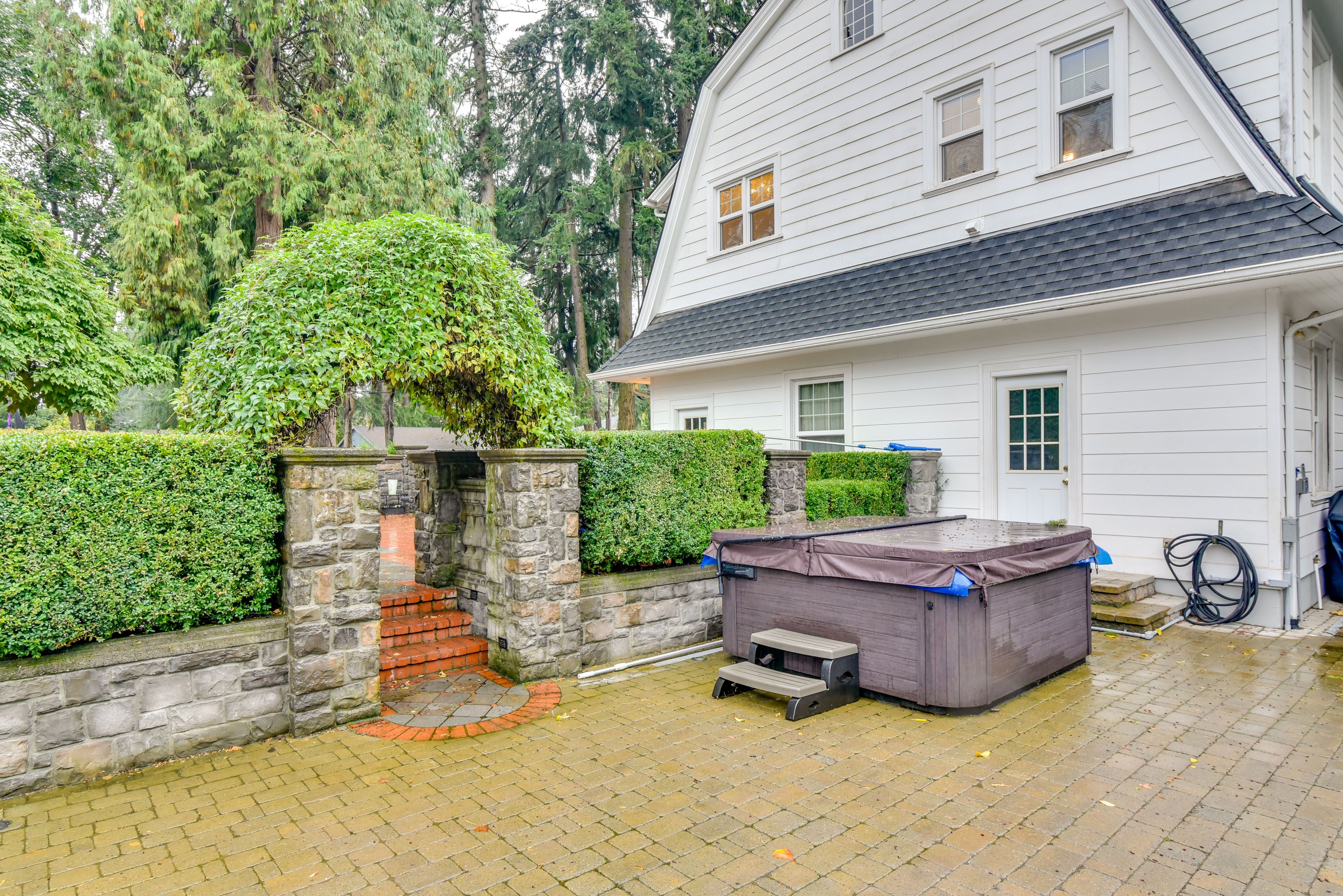 Private Hot Tub (Seasonal, Available Oct 1st-May 1st)