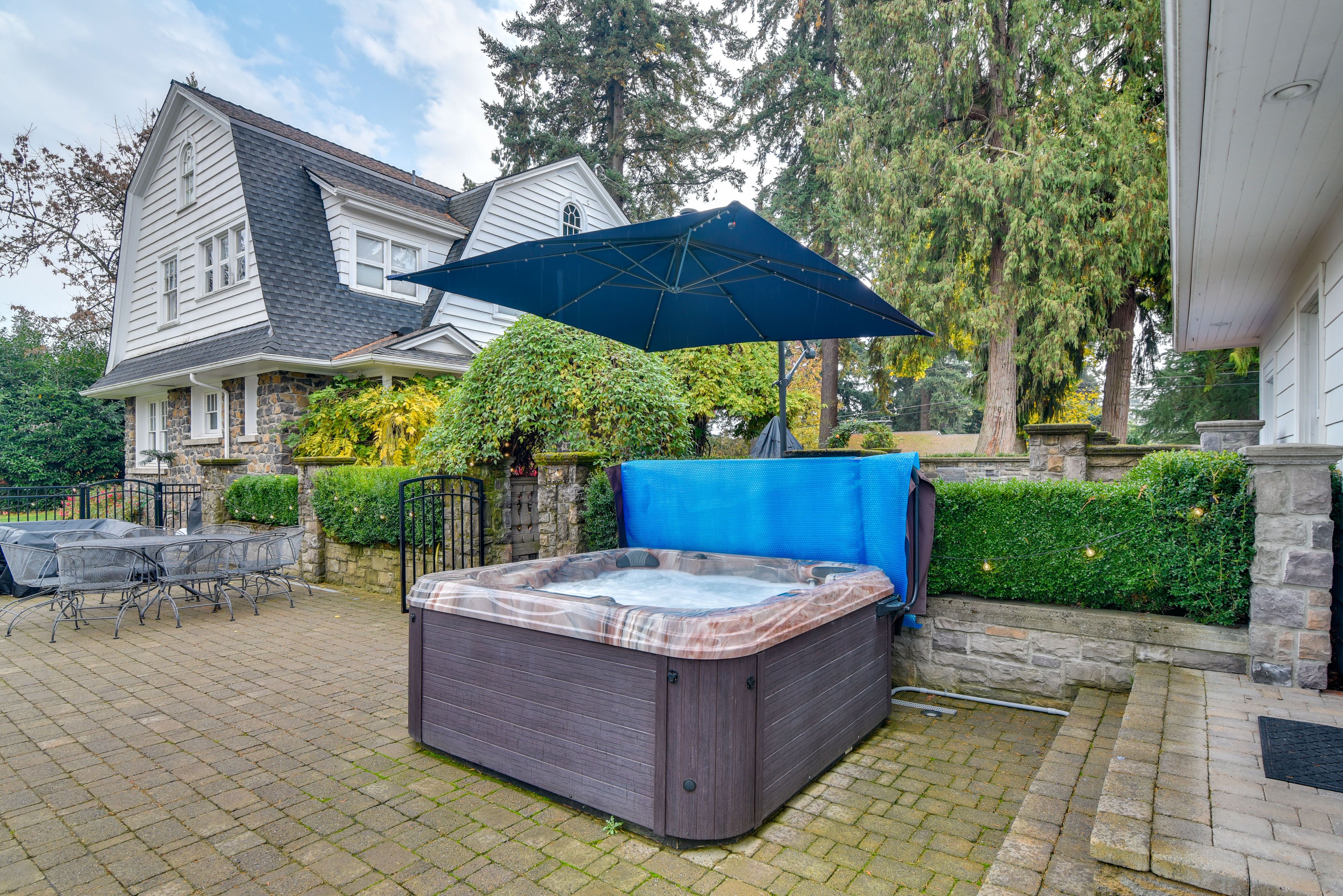 Private Hot Tub (Seasonal, Available Oct 1st-May 1st)