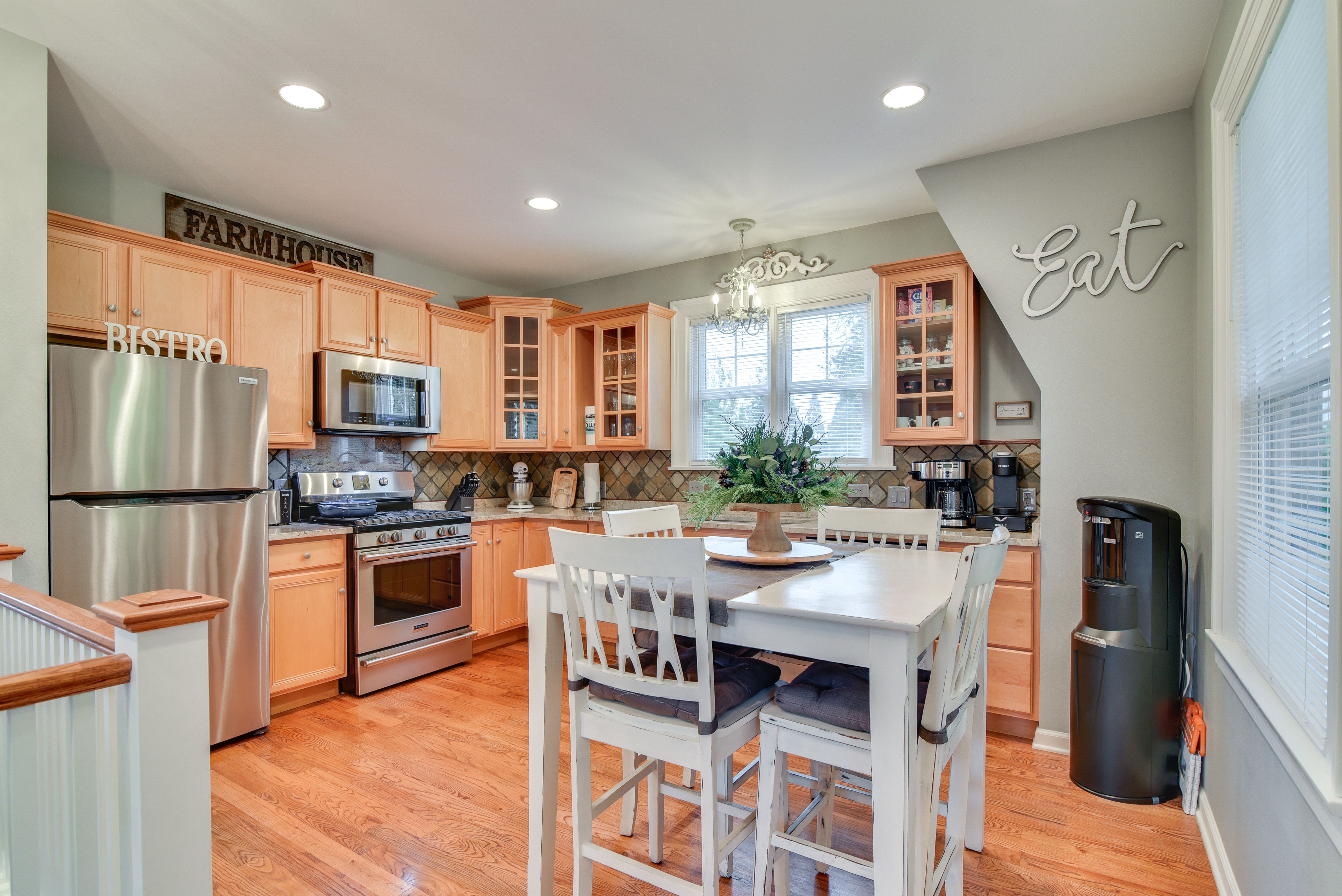 Dining Area | Dining Table | Dishware/Flatware