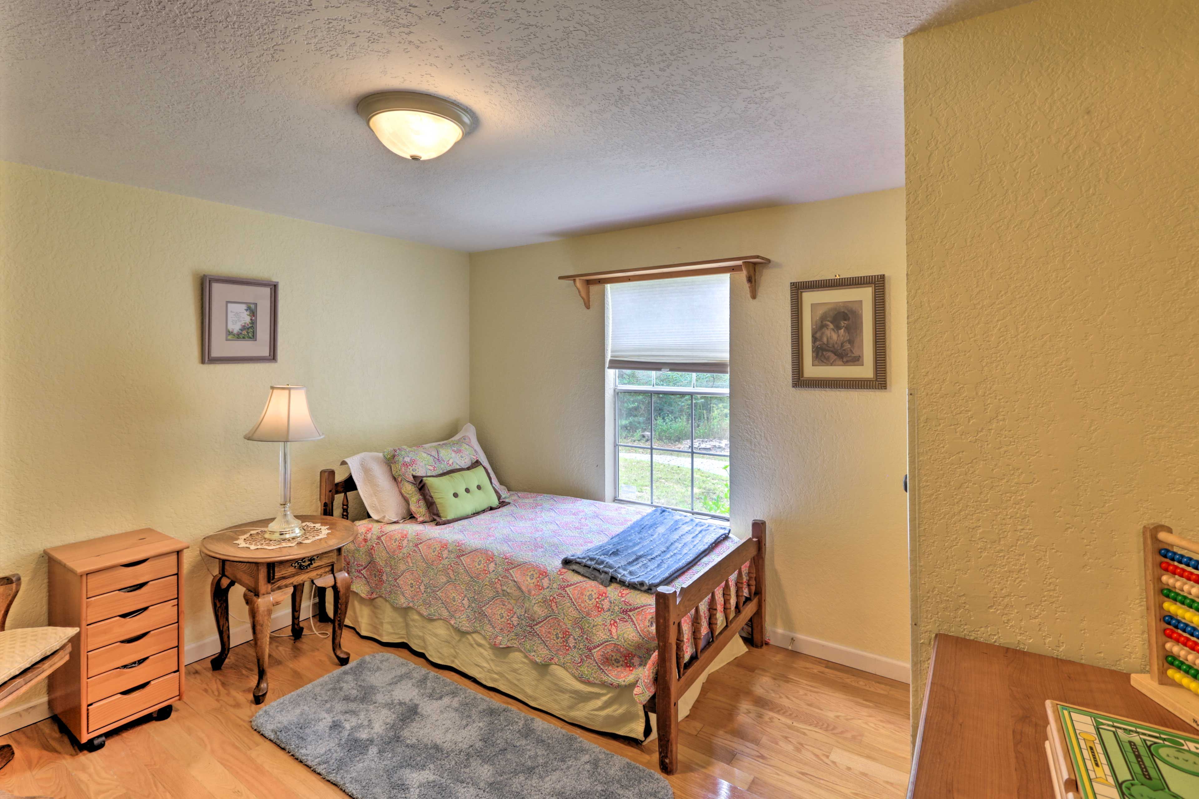 Bedroom 3 | Twin Bed