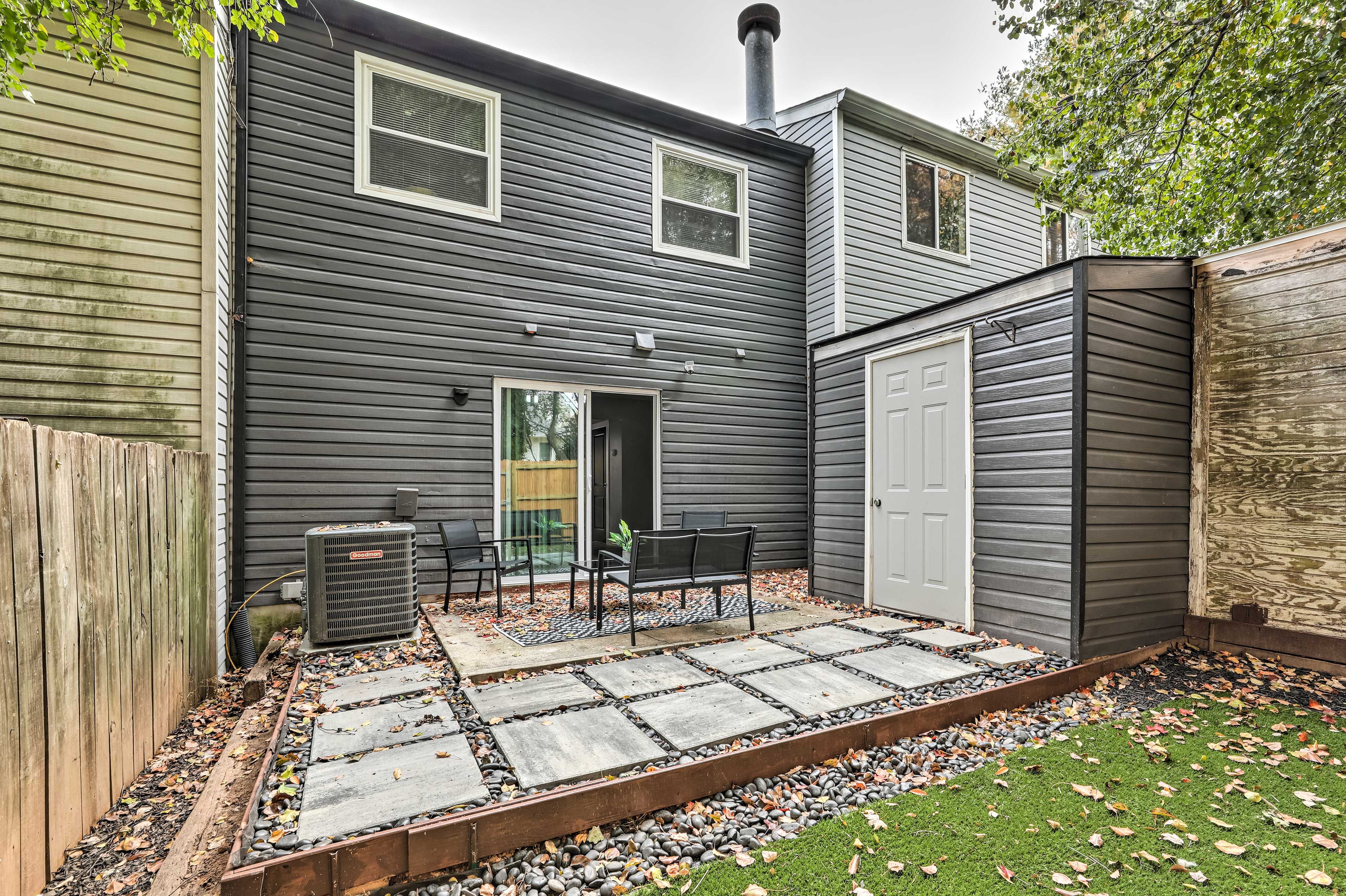 Private Yard | Patio