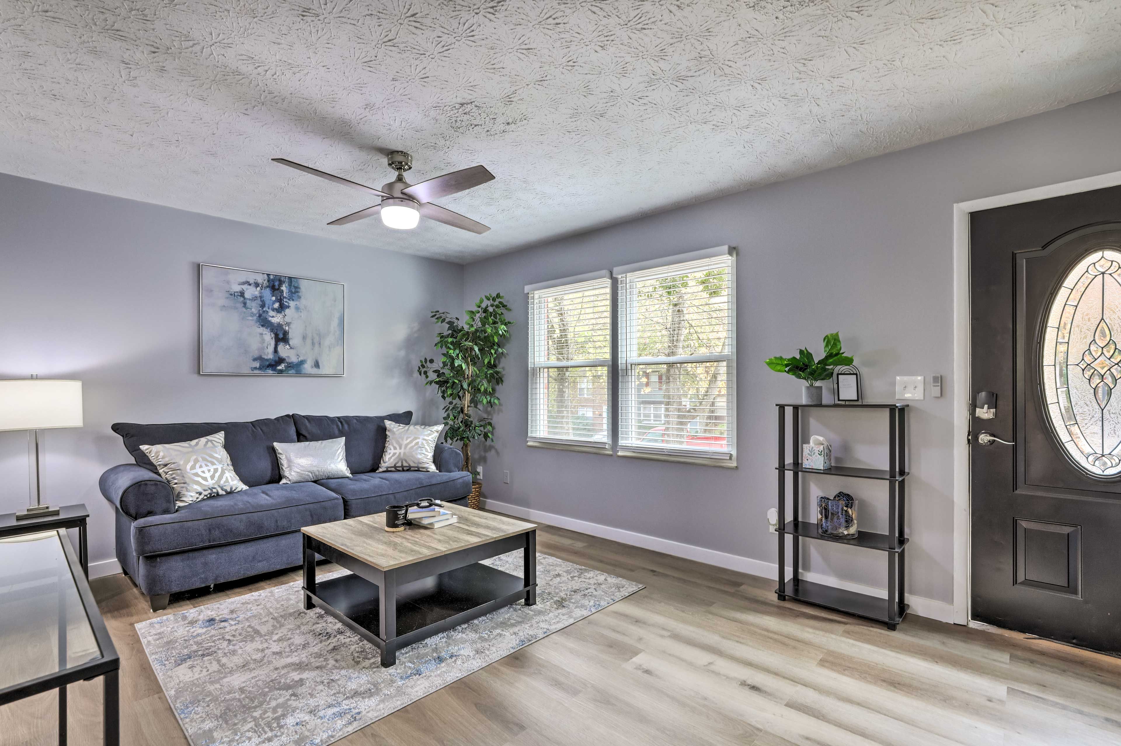 Family Room | Queen Sleeper Sofa