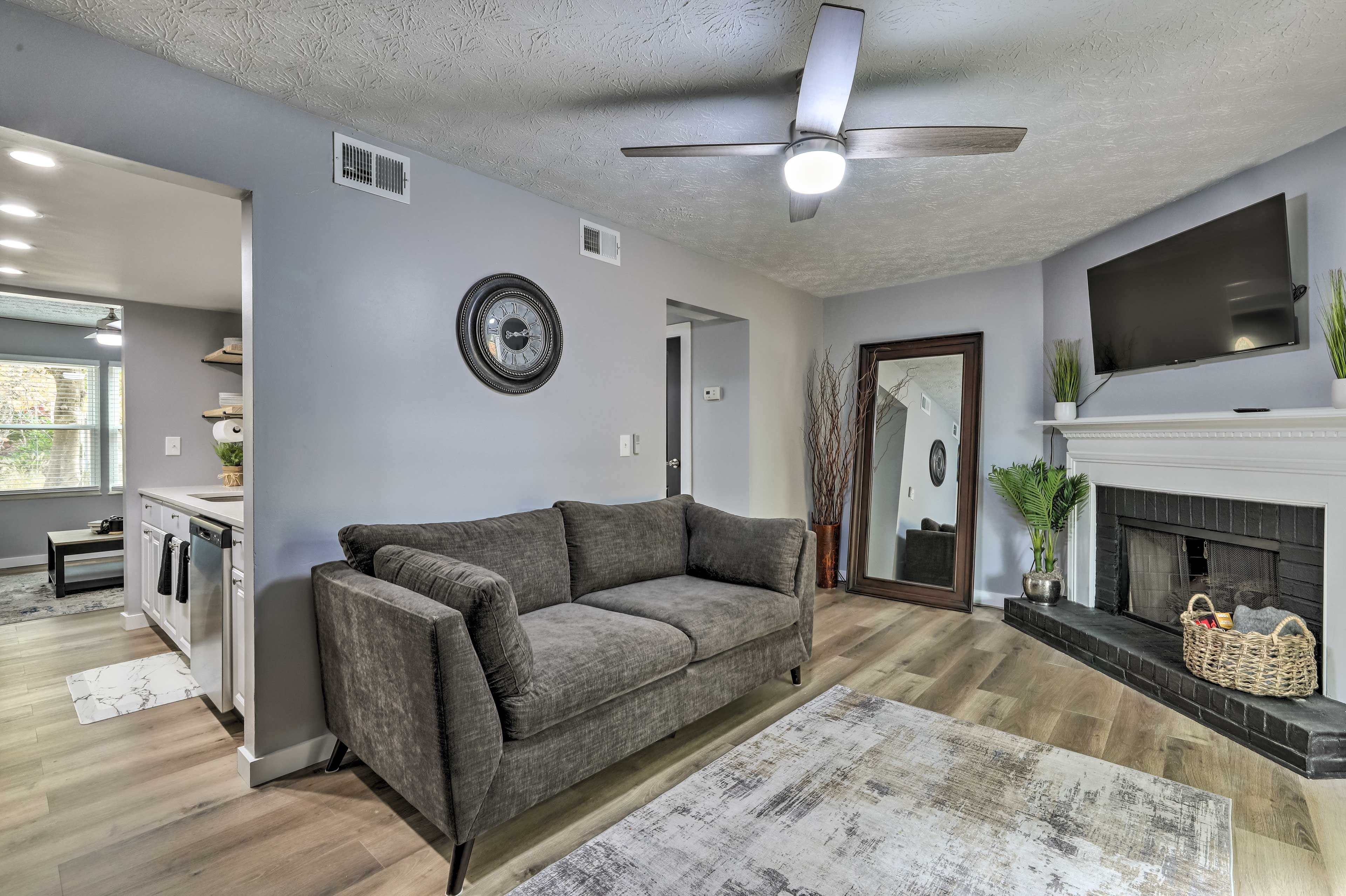 Living Room | Smart TV | Electric Fireplace | Central A/C & Heating