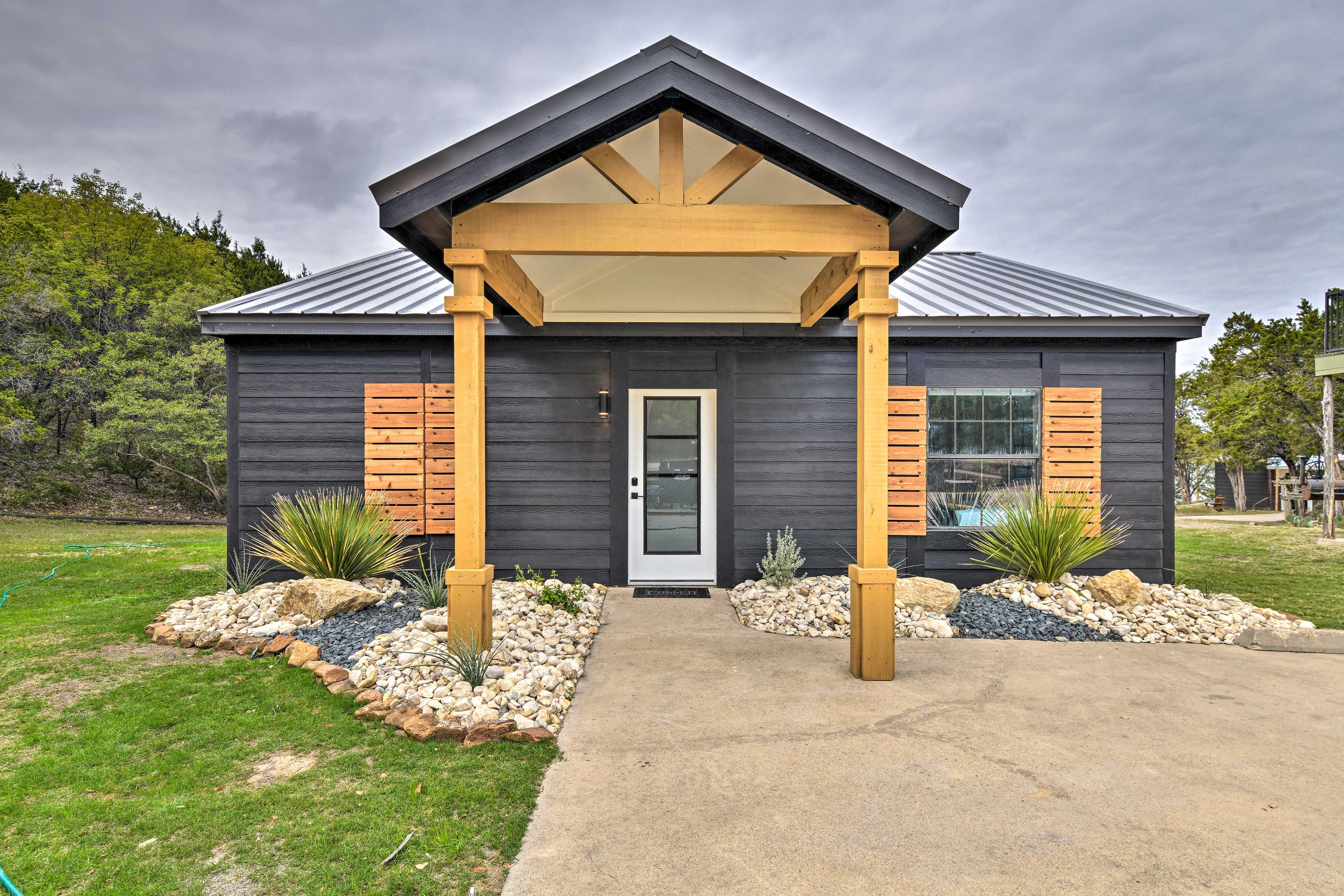 Parking | Driveway (1 Vehicle)