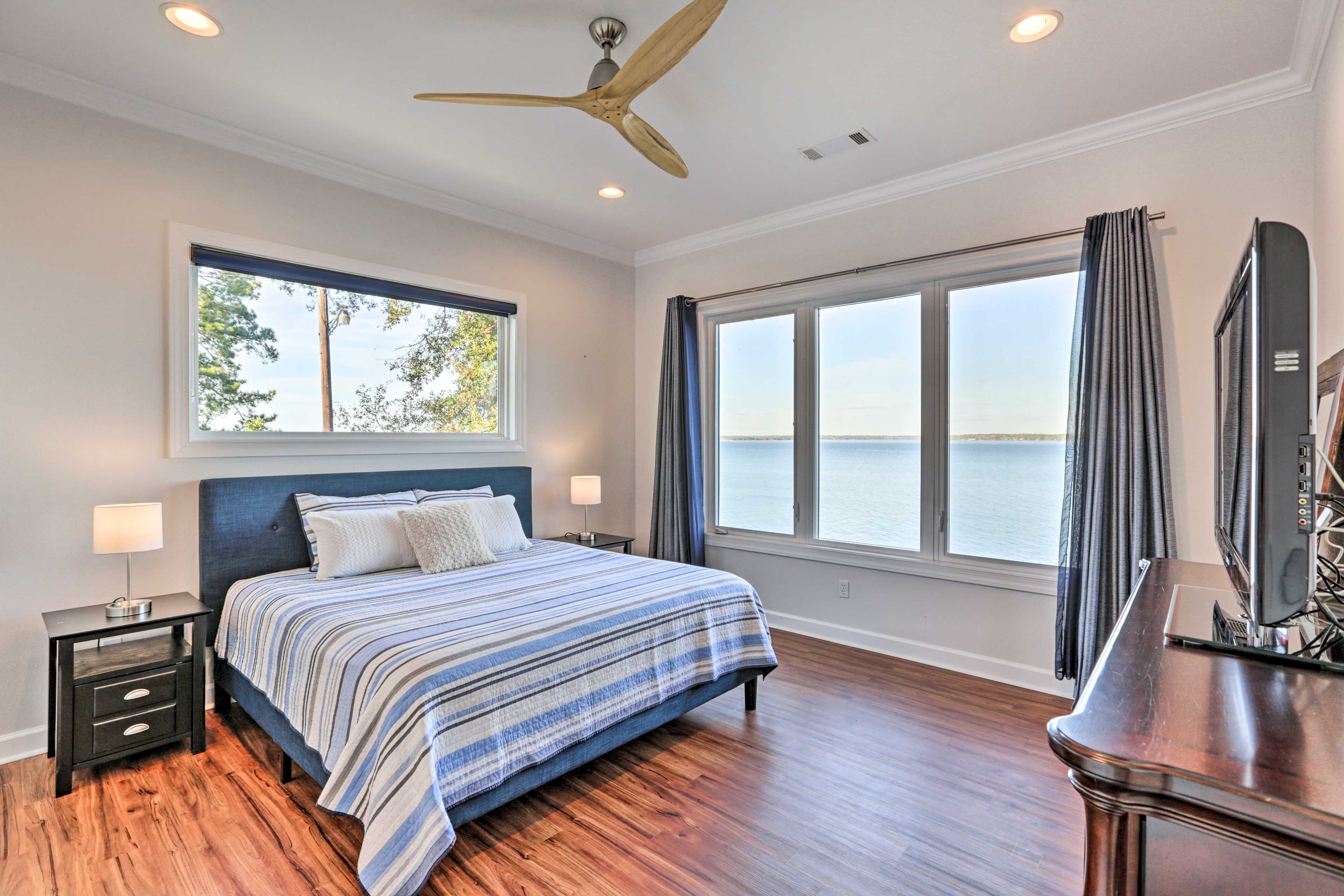 Bedroom 1 | King Bed | Linens Provided