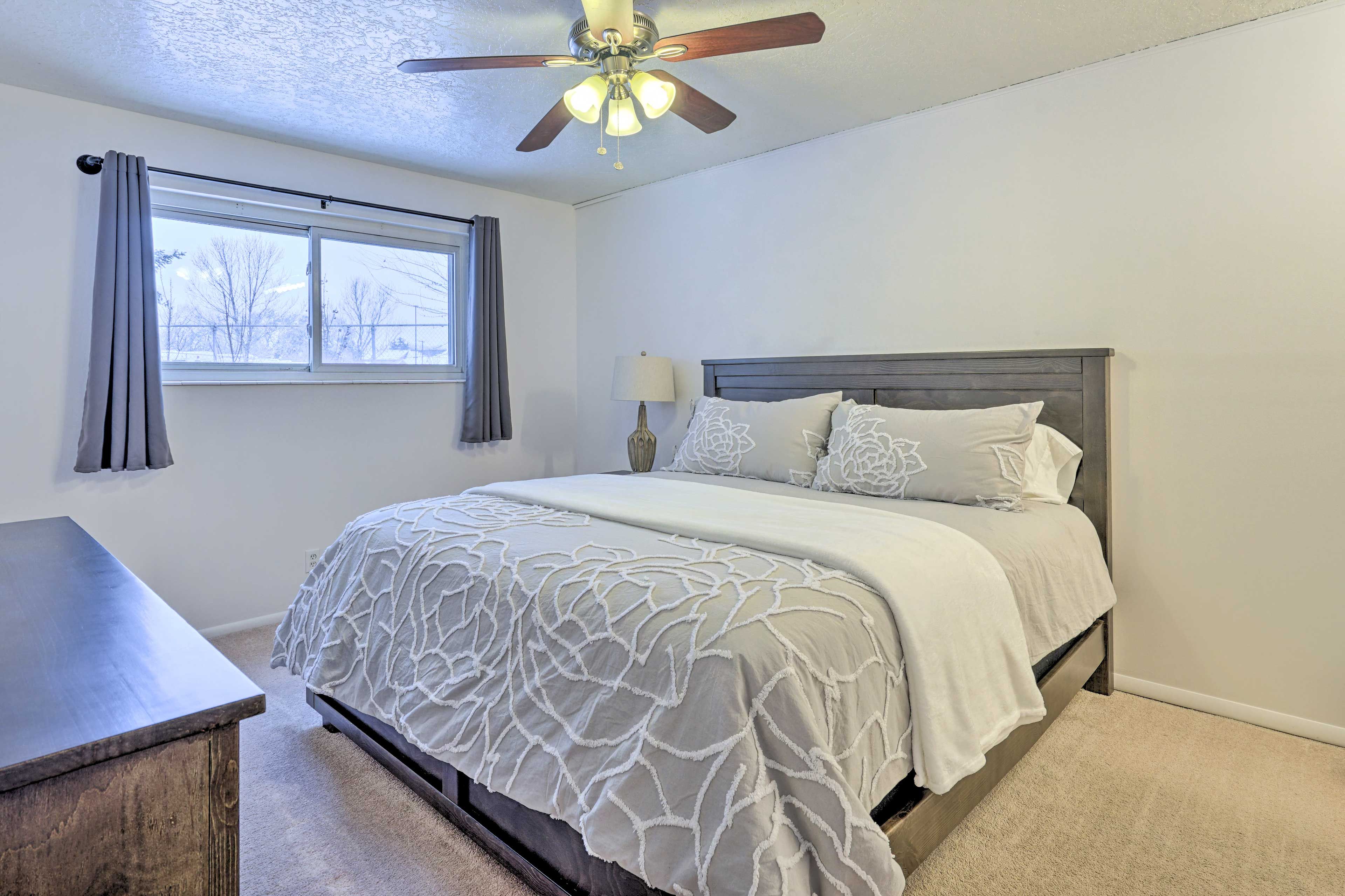 Bedroom 1 | King Bed | Main Floor