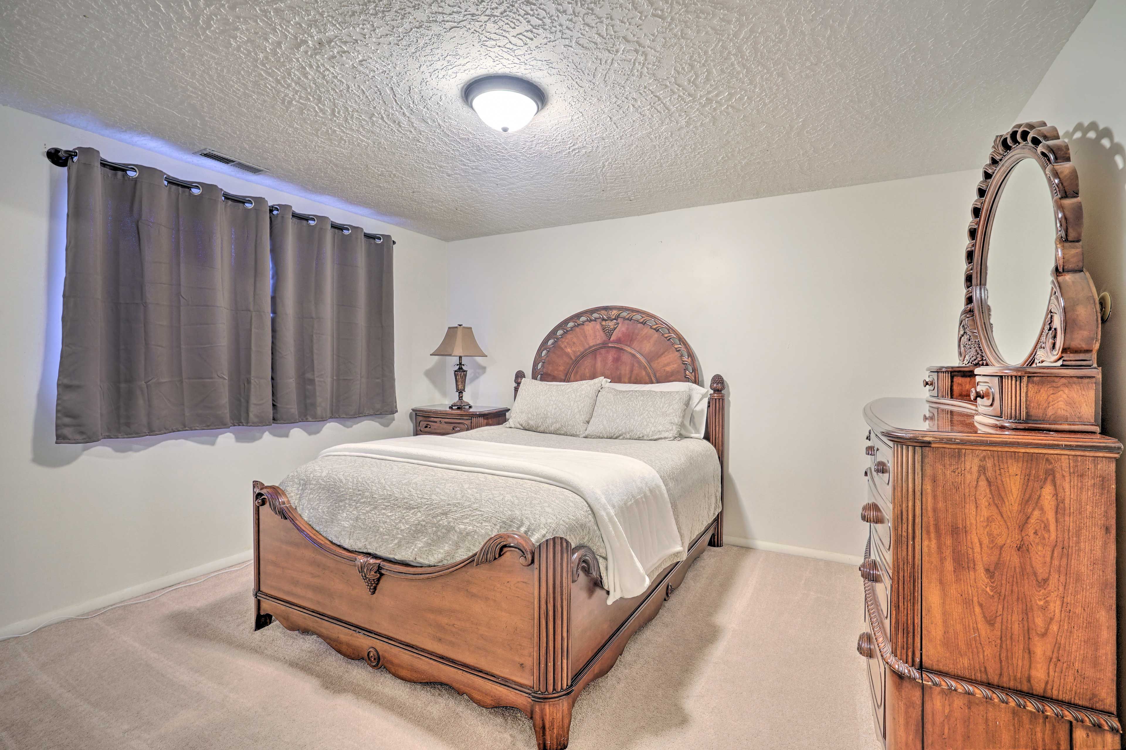 Bedroom 3 | Queen Bed | Lower Level