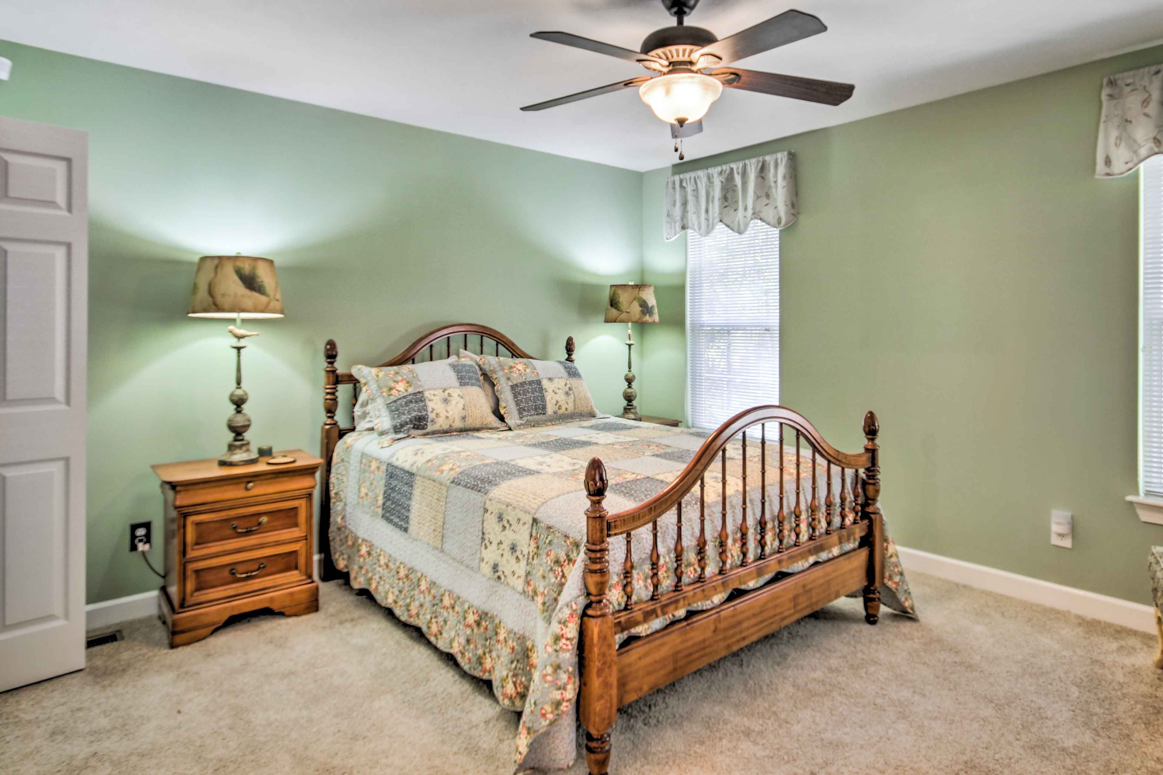 Bedroom 1 | Queen Bed | Linens Provided