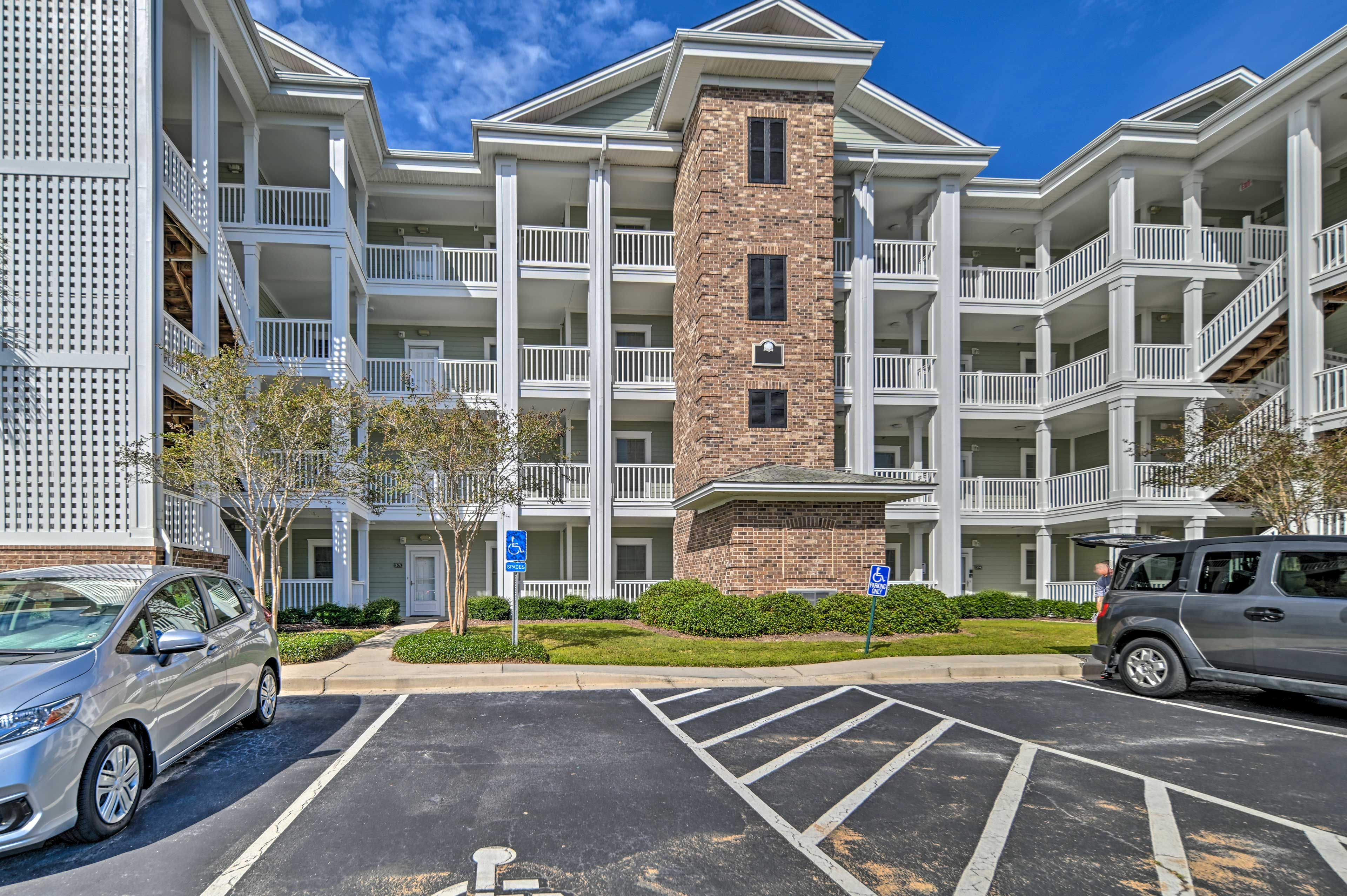 Parking | Open Lot (4 Vehicles) | Golf Cart Parking