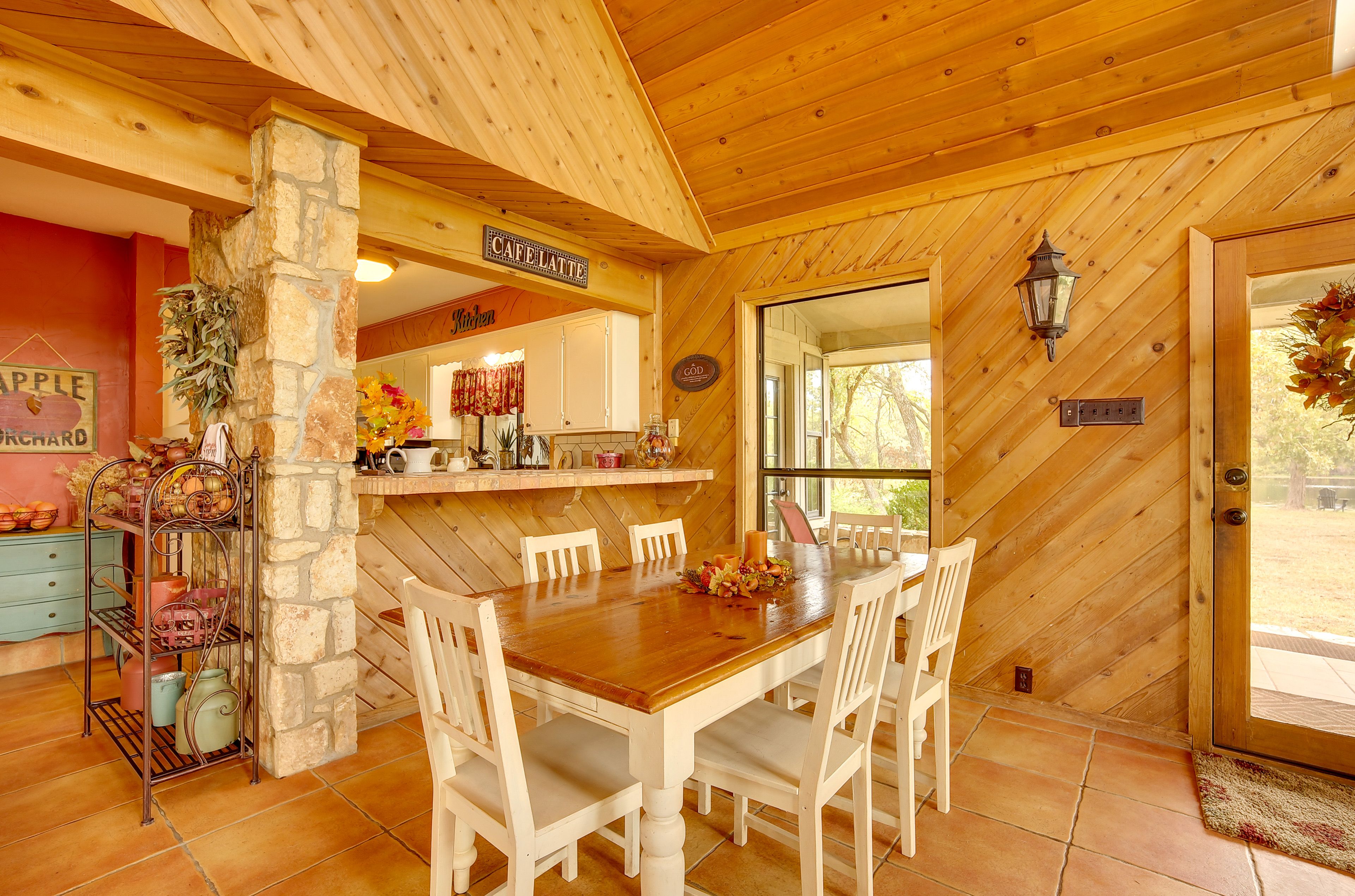 Dining Area 2