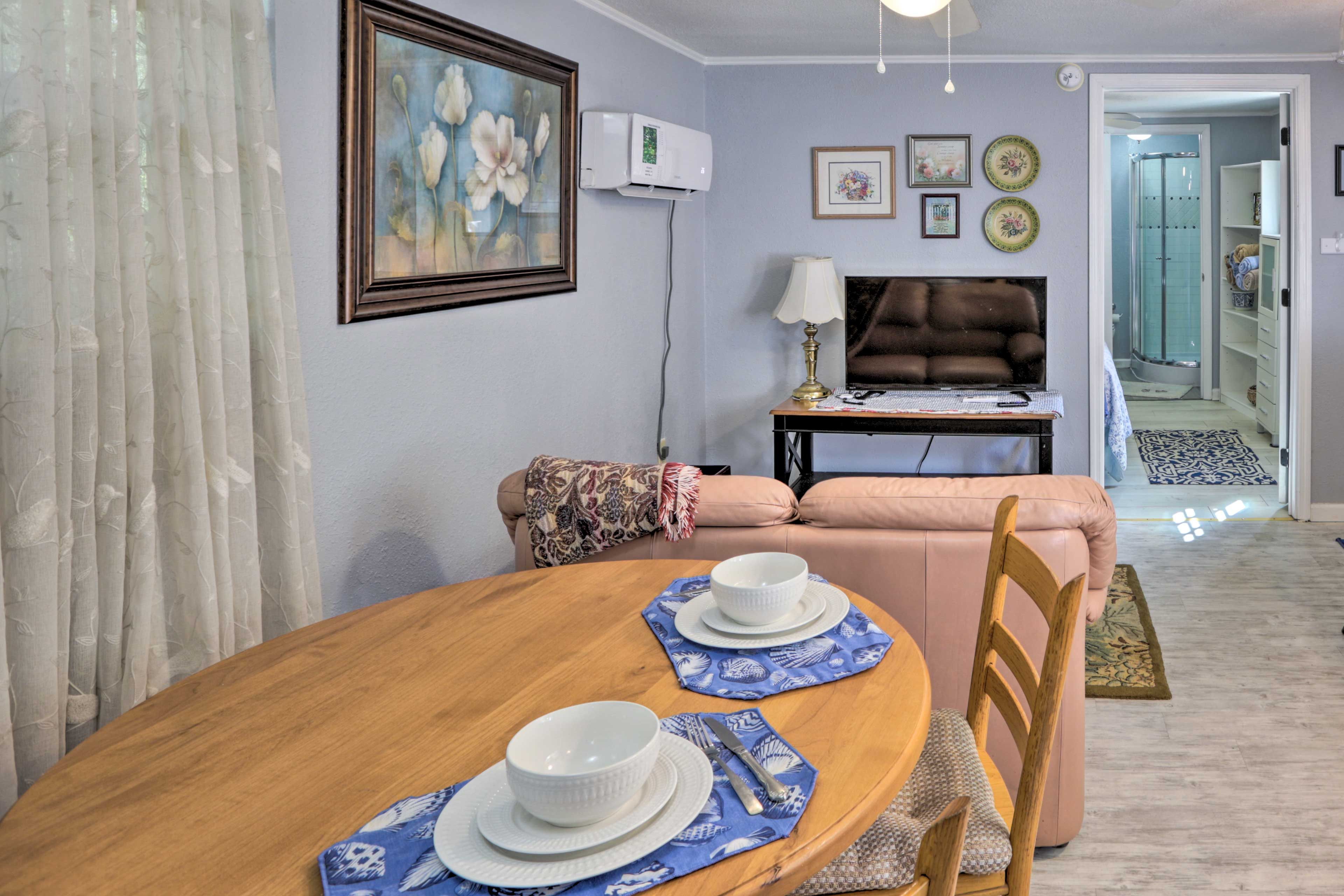 Living/Dining Area