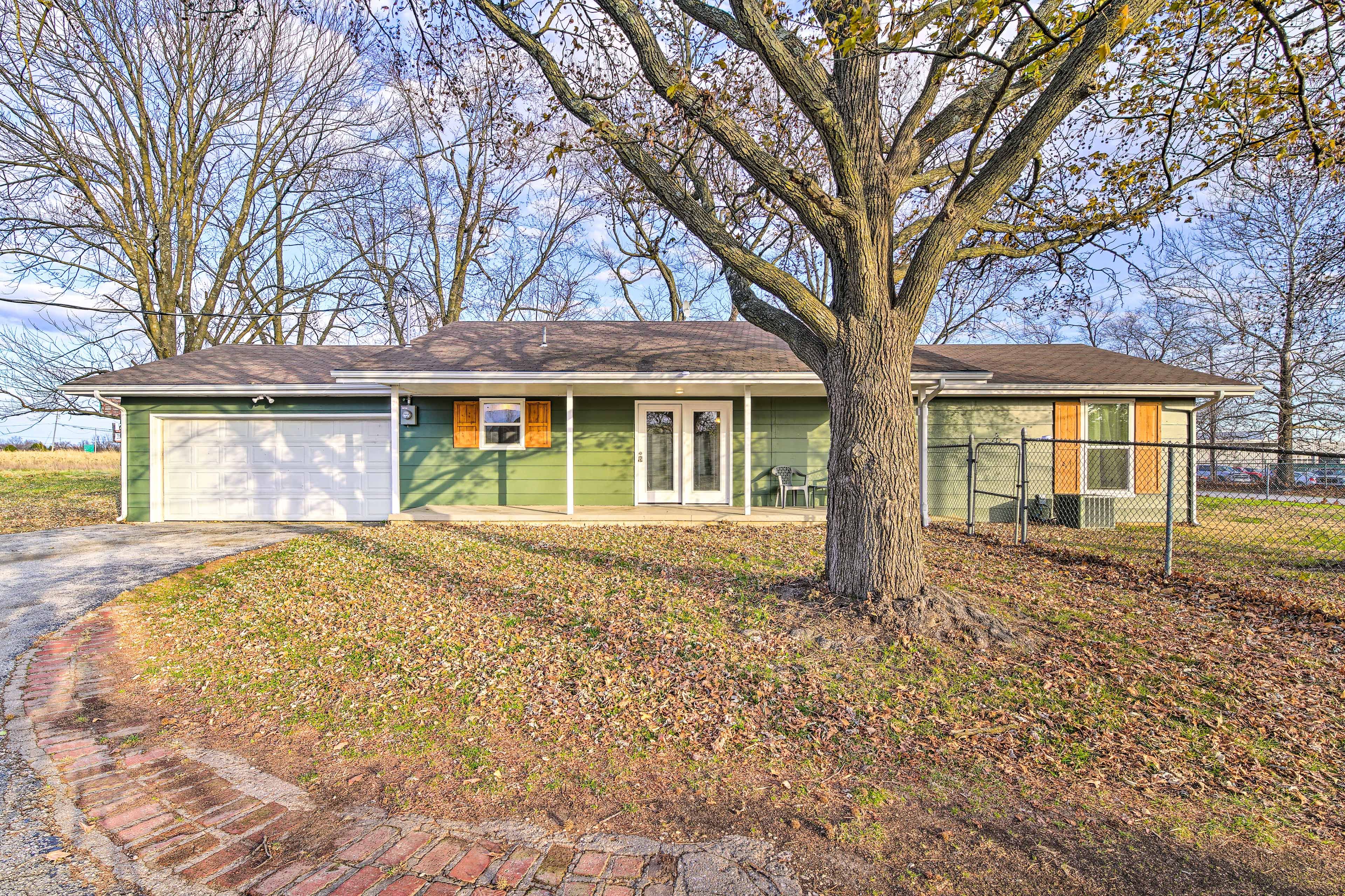 Home Exterior | Parking | Driveway (2 Vehicles)
