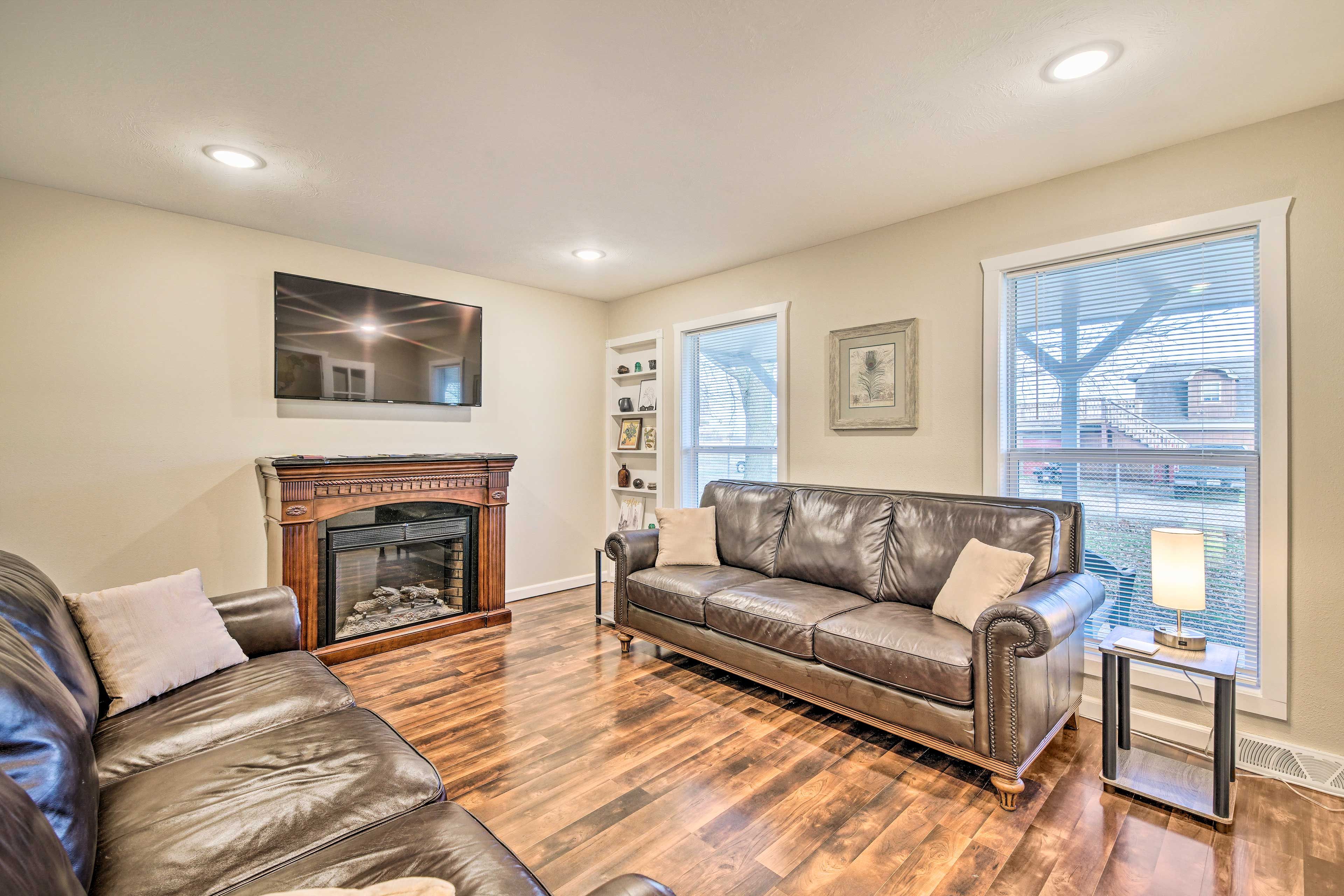 Ozark Vacation Rental | 3BR | 3BA | 1 Step to Access | 1,697 Sq Ft