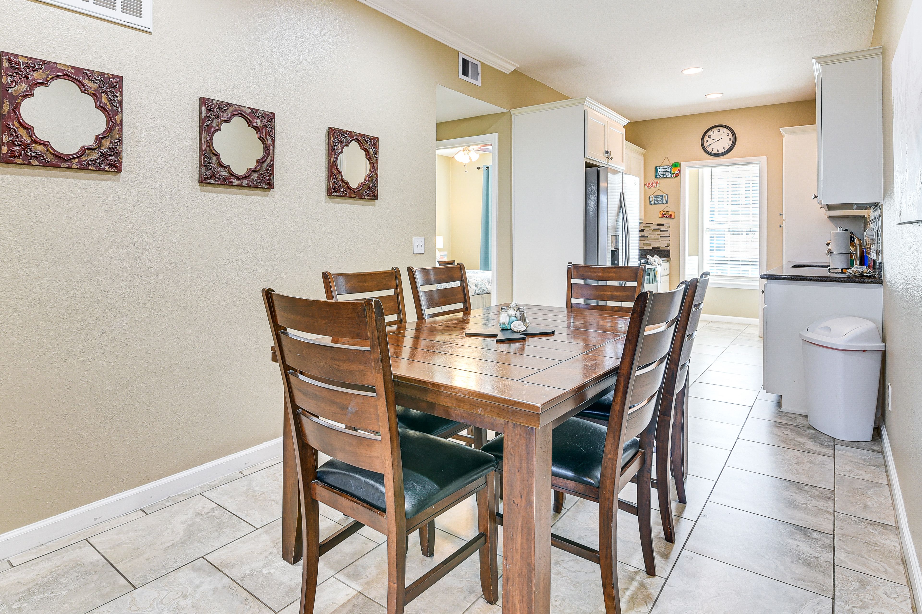 Dining Area | Dishware & Flatware Provided