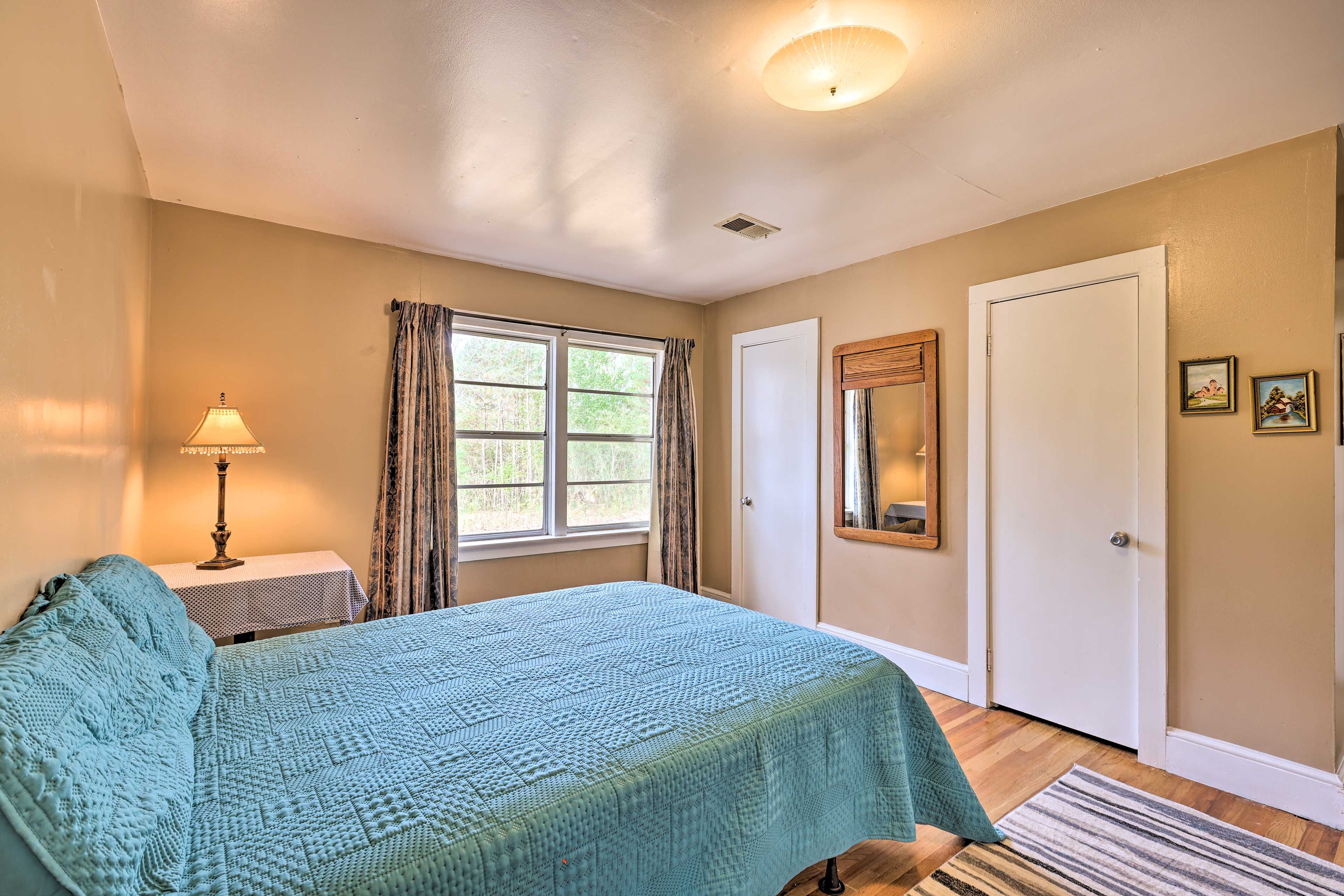 Bedroom 2 | Queen Bed