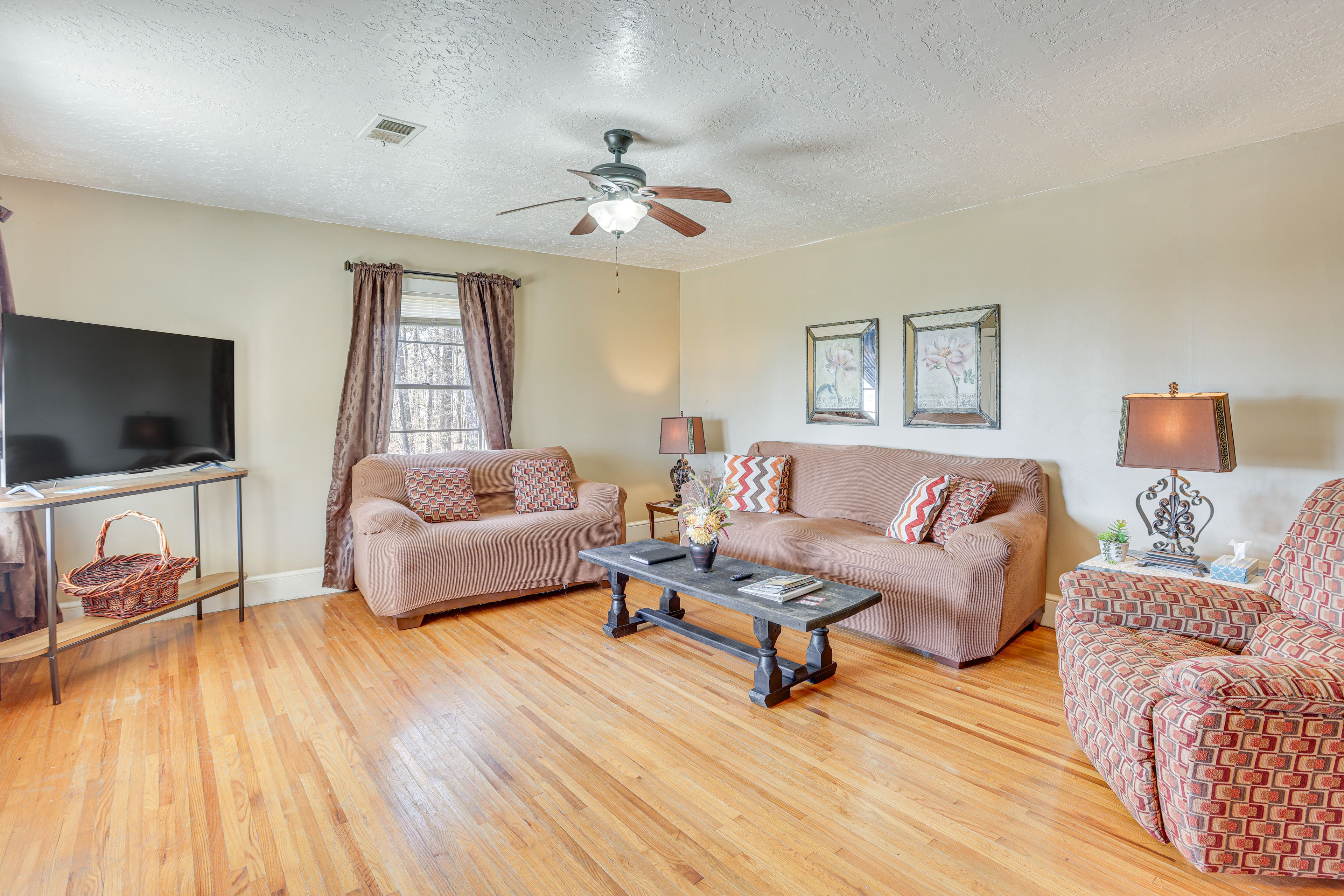 Living Room | Central A/C & Heat