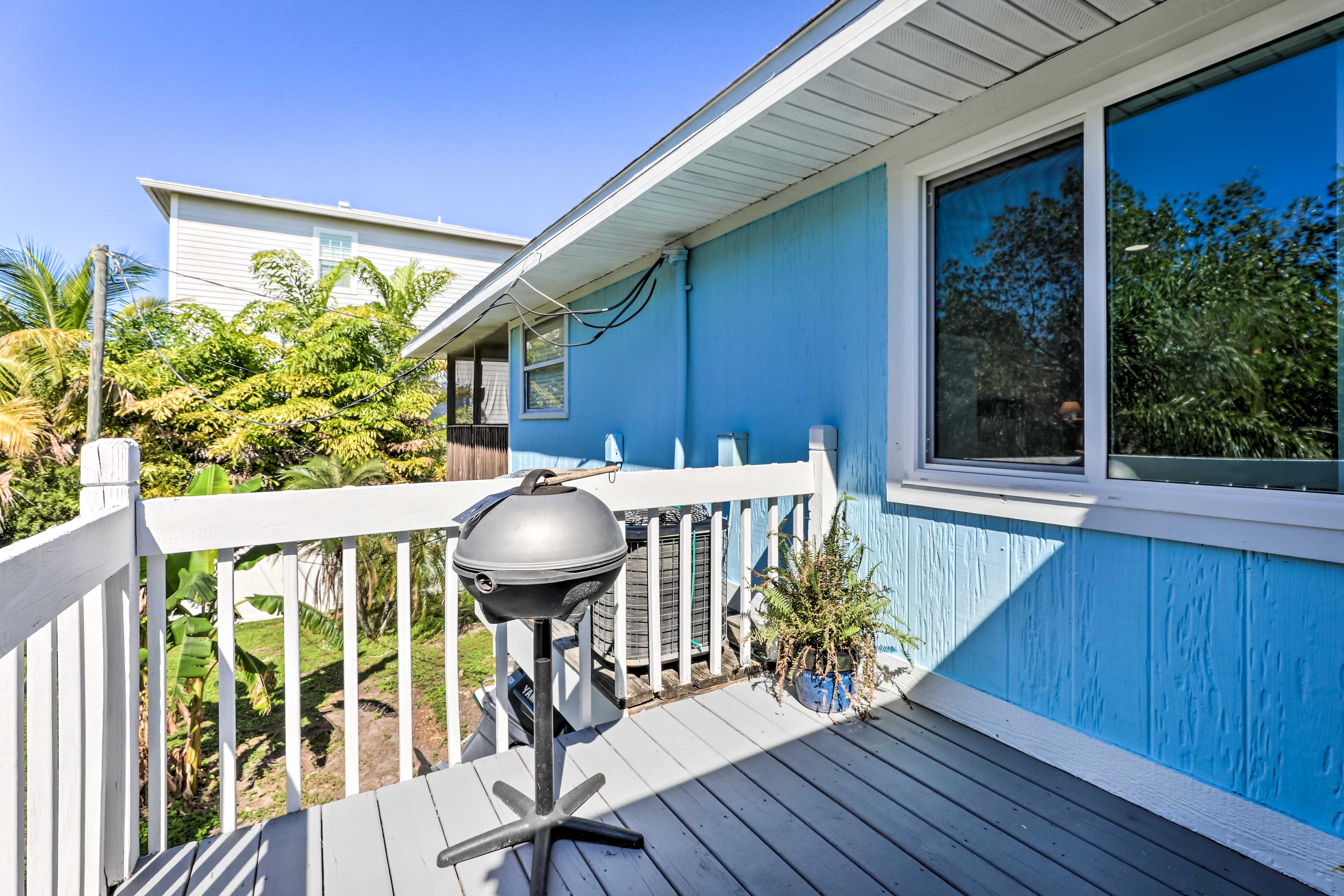 Private Deck | BBQ Grill | Ample Seating