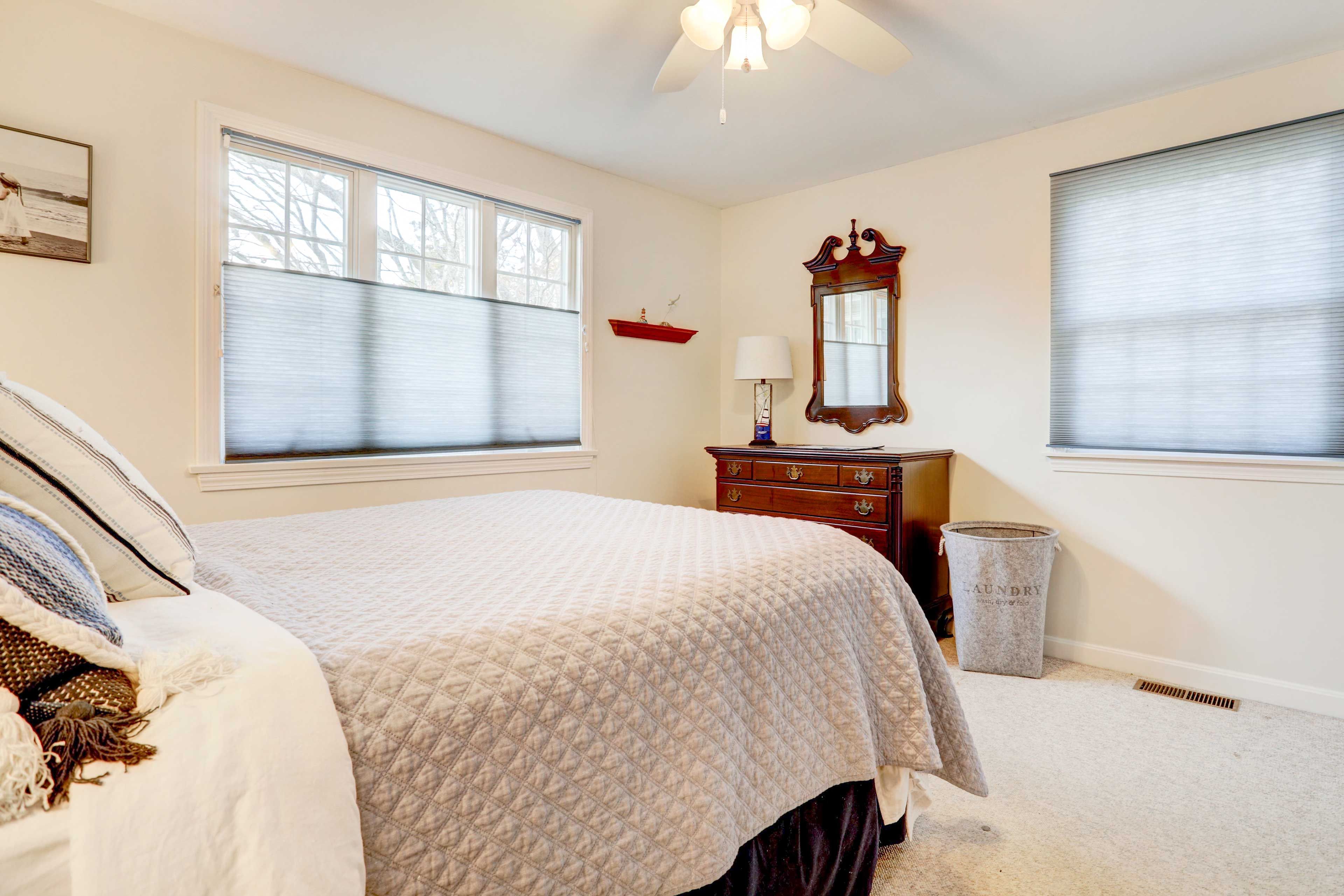 Bedroom 2 | Queen Bed