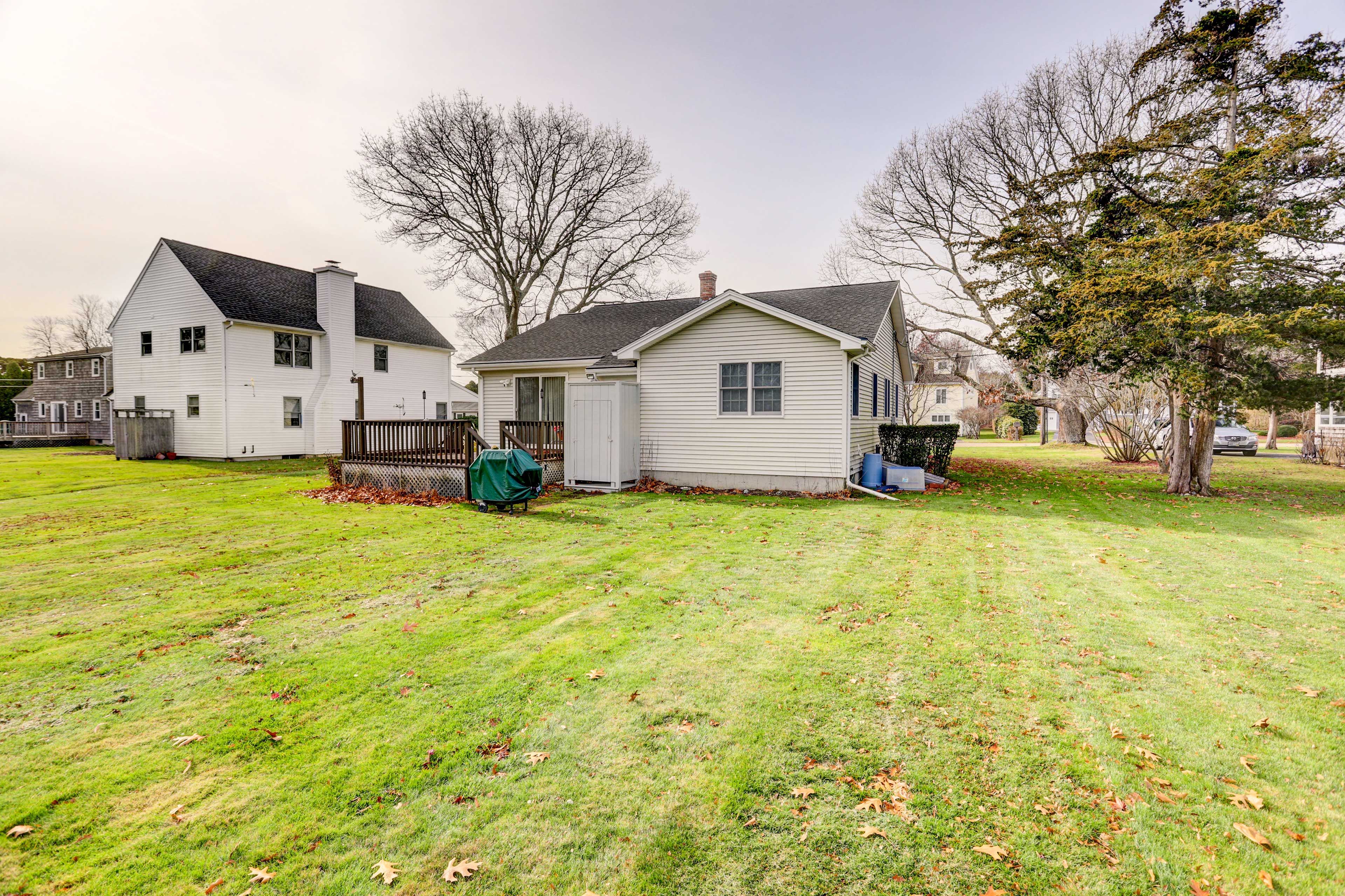 Large Backyard | Gas Grill | Outdoor Shower