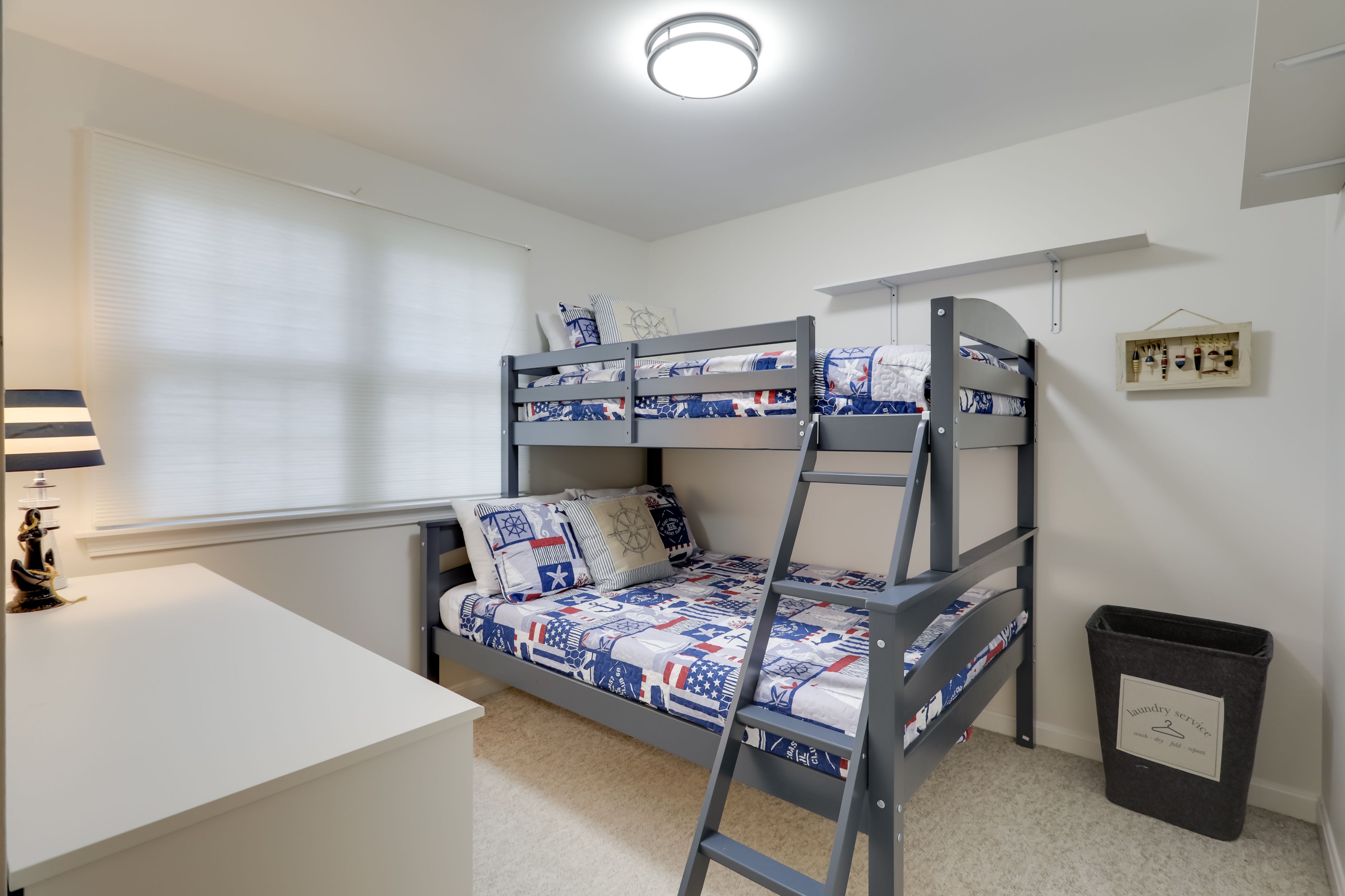 Bedroom 3 | Twin/Full Bunk Bed